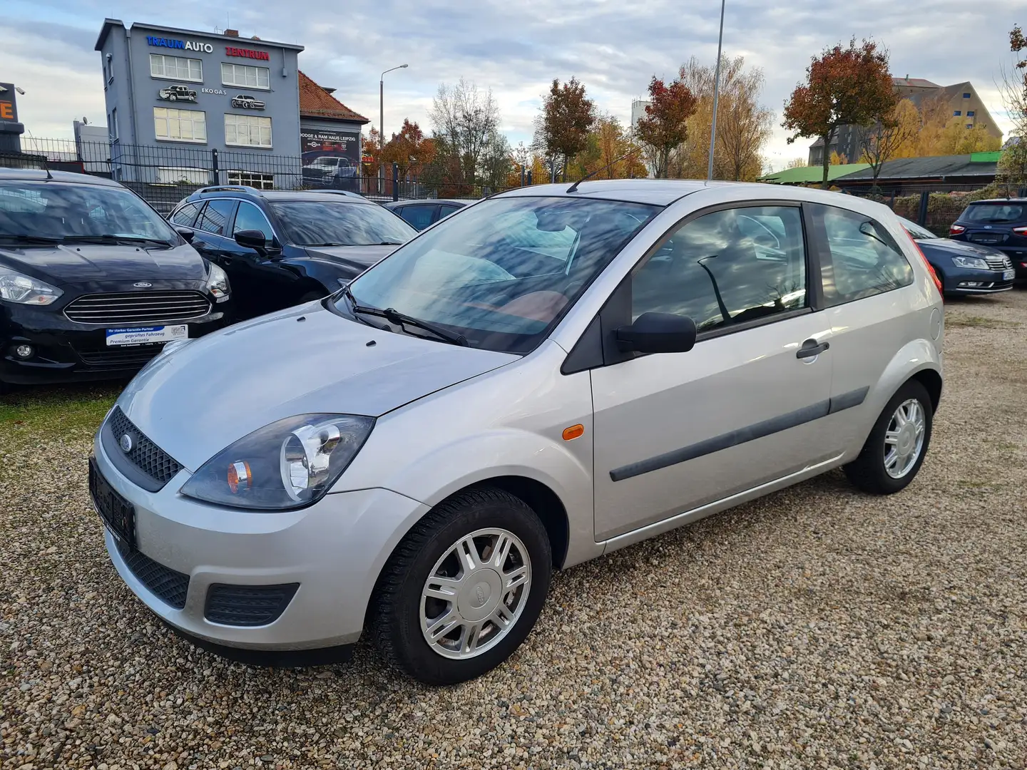 Ford Fiesta Futura/ 1Hand/90Tklm./Klima. Silber - 1