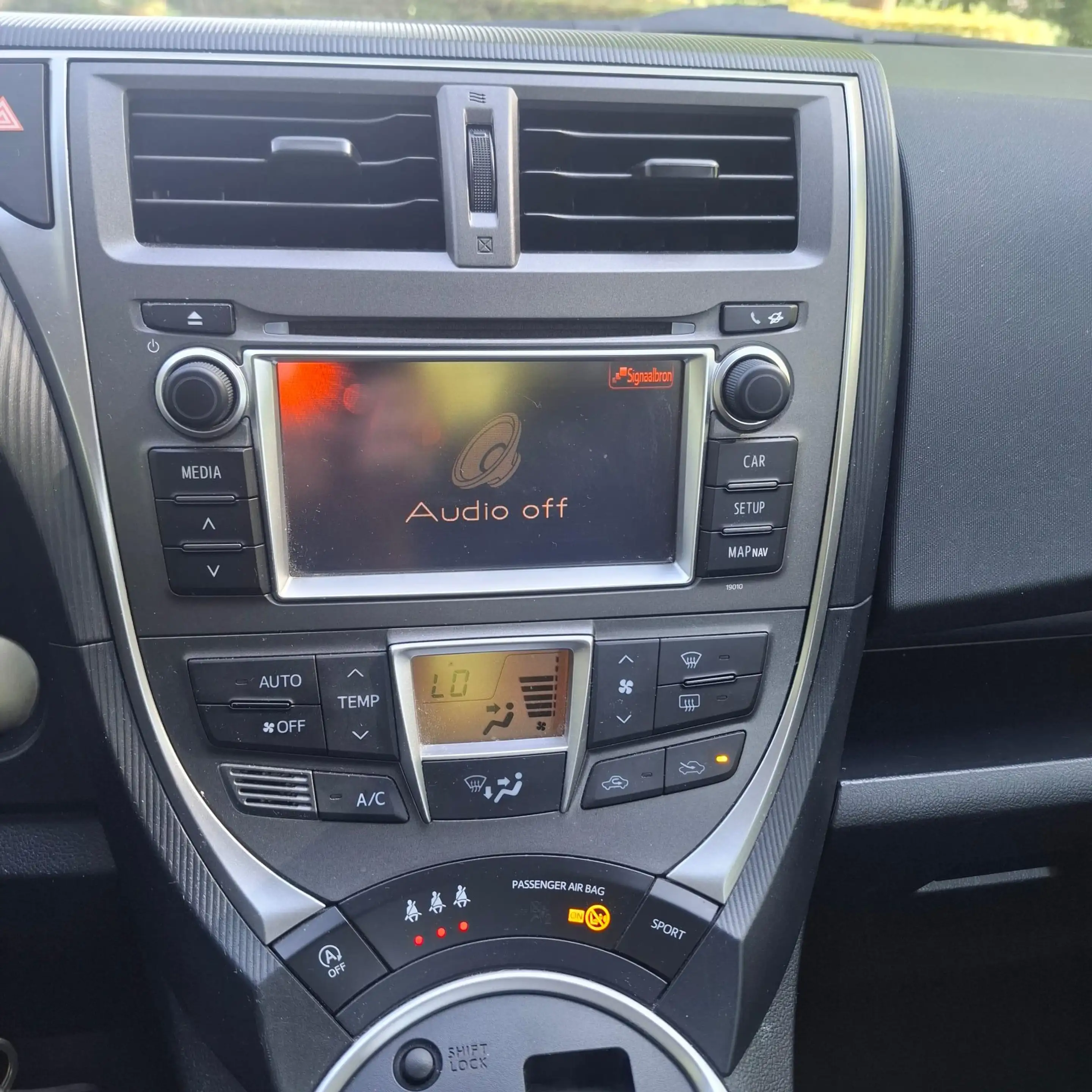 Toyota Verso-S 1.3 VVT-i Aspiration — photo 13