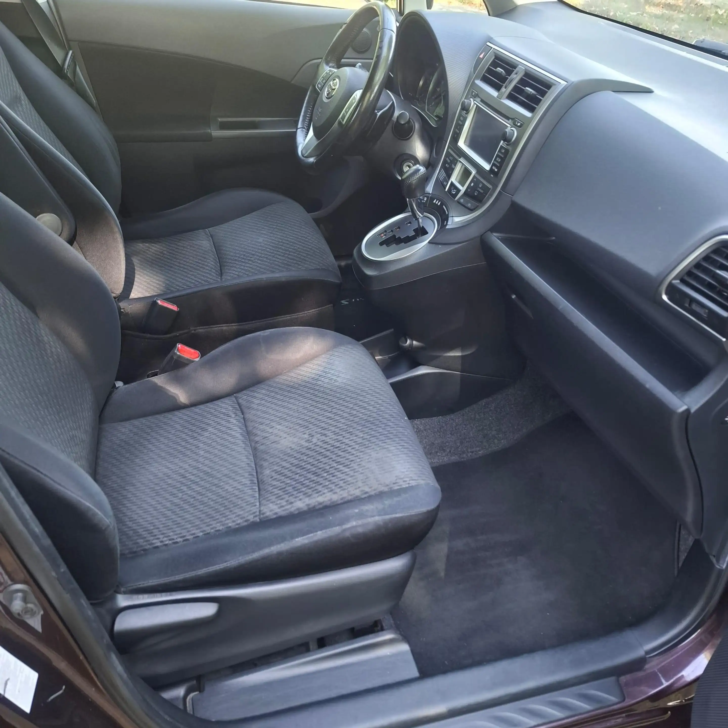 Toyota Verso-S 1.3 VVT-i Aspiration — photo 7