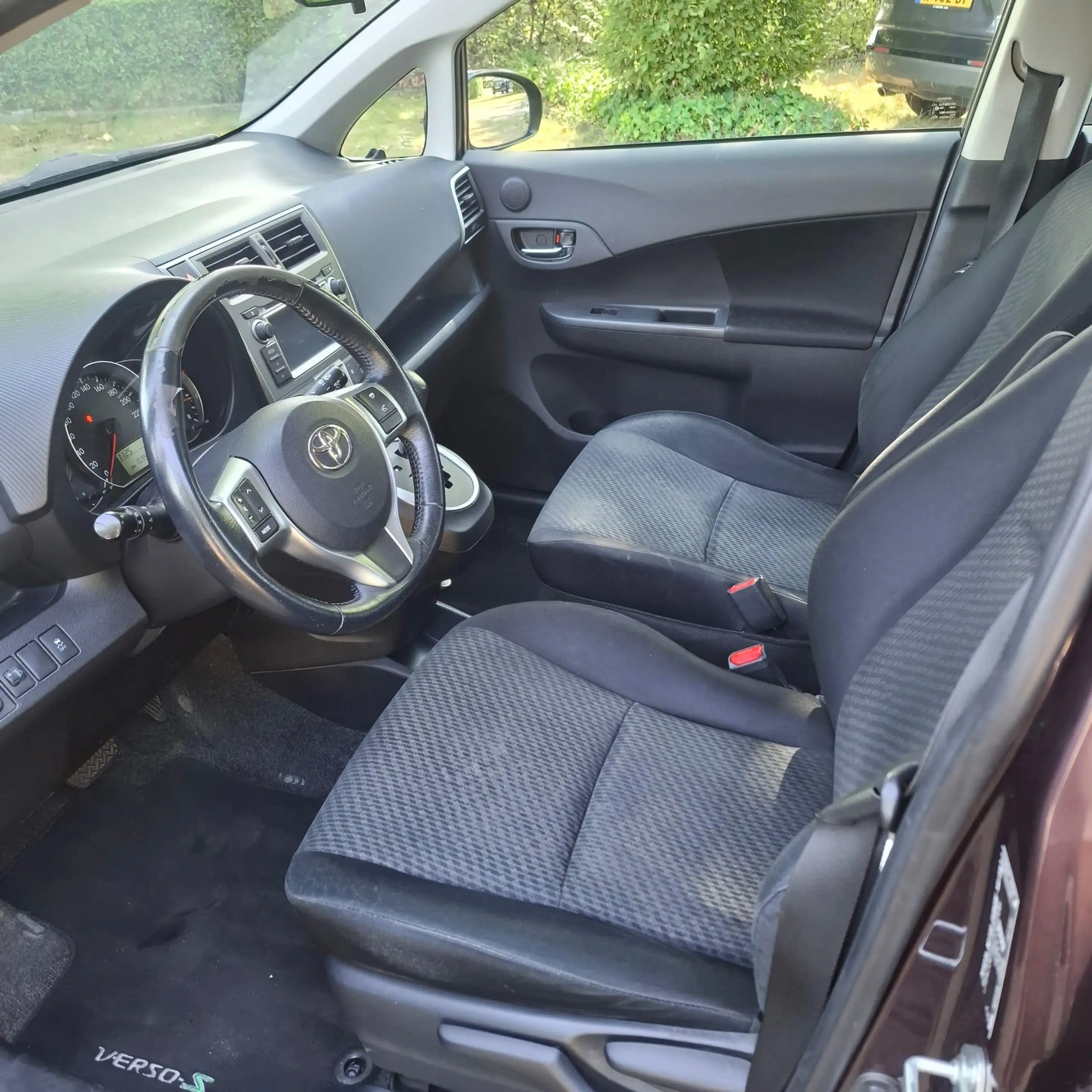 Toyota Verso-S 1.3 VVT-i Aspiration — photo 5