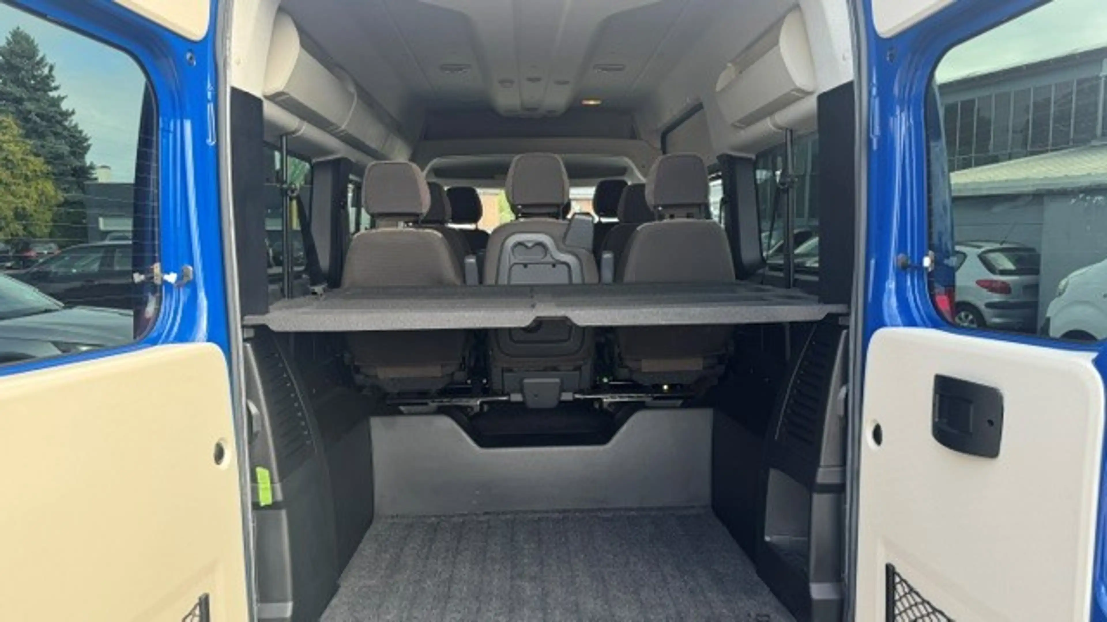 Peugeot Boxer HDi 333 L2H2 S&S Allure — photo 6