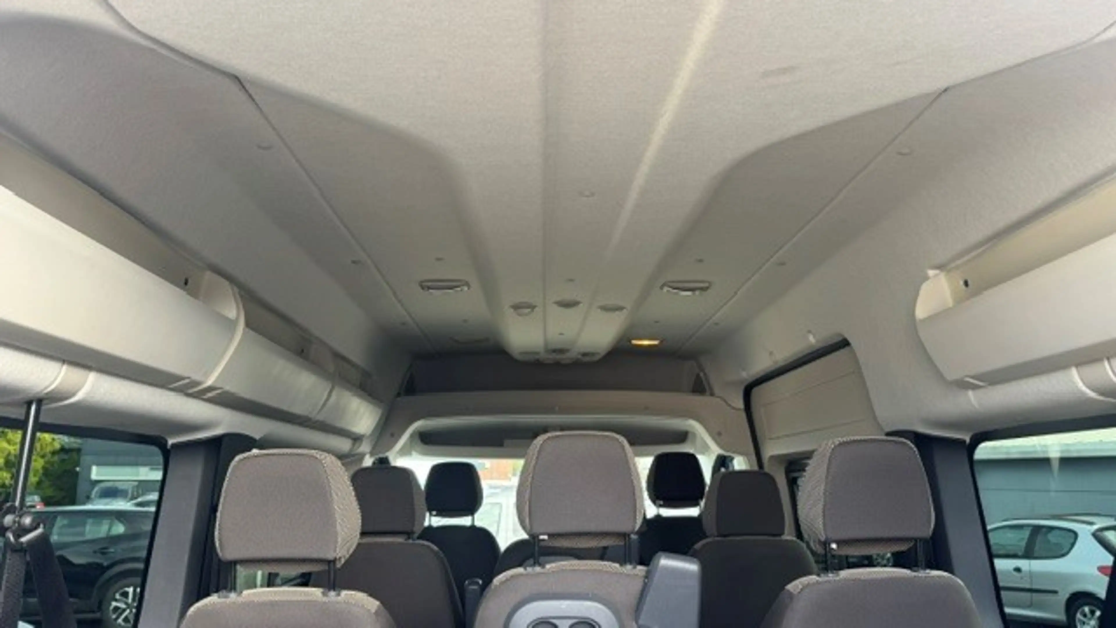 Peugeot Boxer HDi 333 L2H2 S&S Allure — photo 7