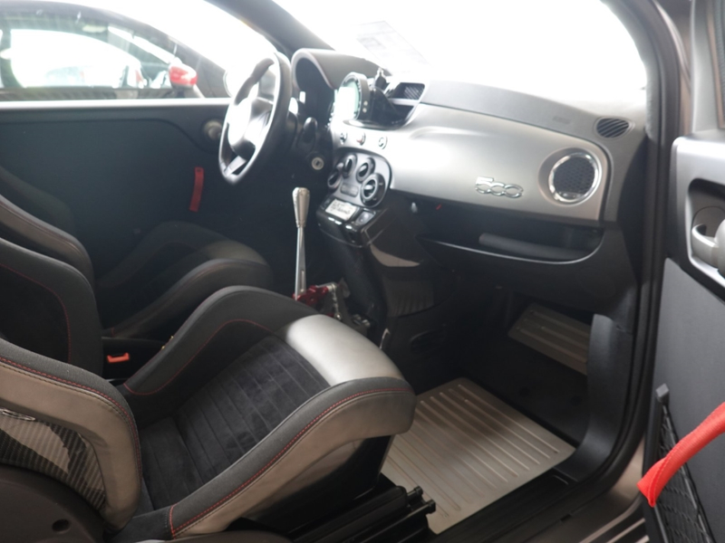 Abarth 500 695 Biposto 1.4 T-Jet 139kW (190 PS) — photo 9