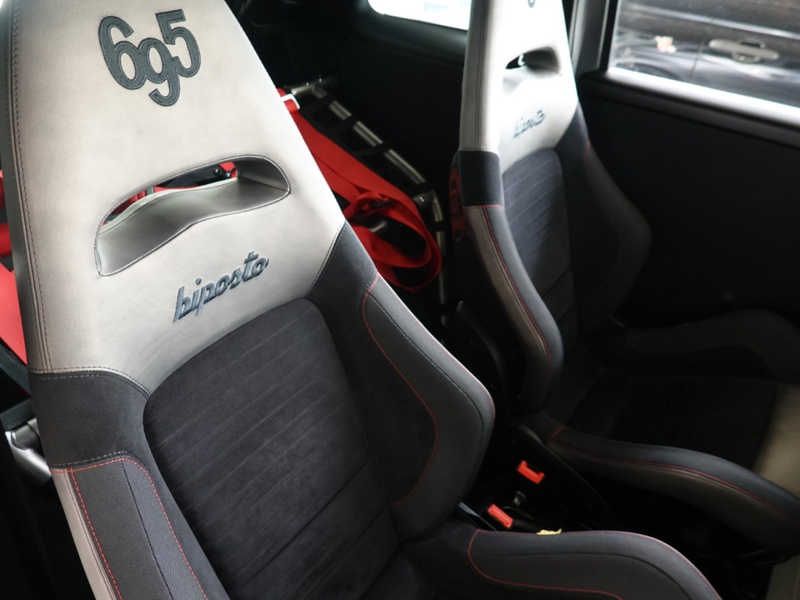 Abarth 500 695 Biposto 1.4 T-Jet 139kW (190 PS) — photo 10