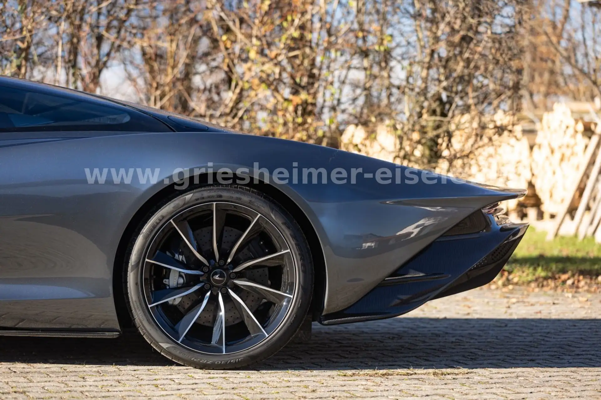 맥라렌 Speedtail 2021 네이비 사진 6