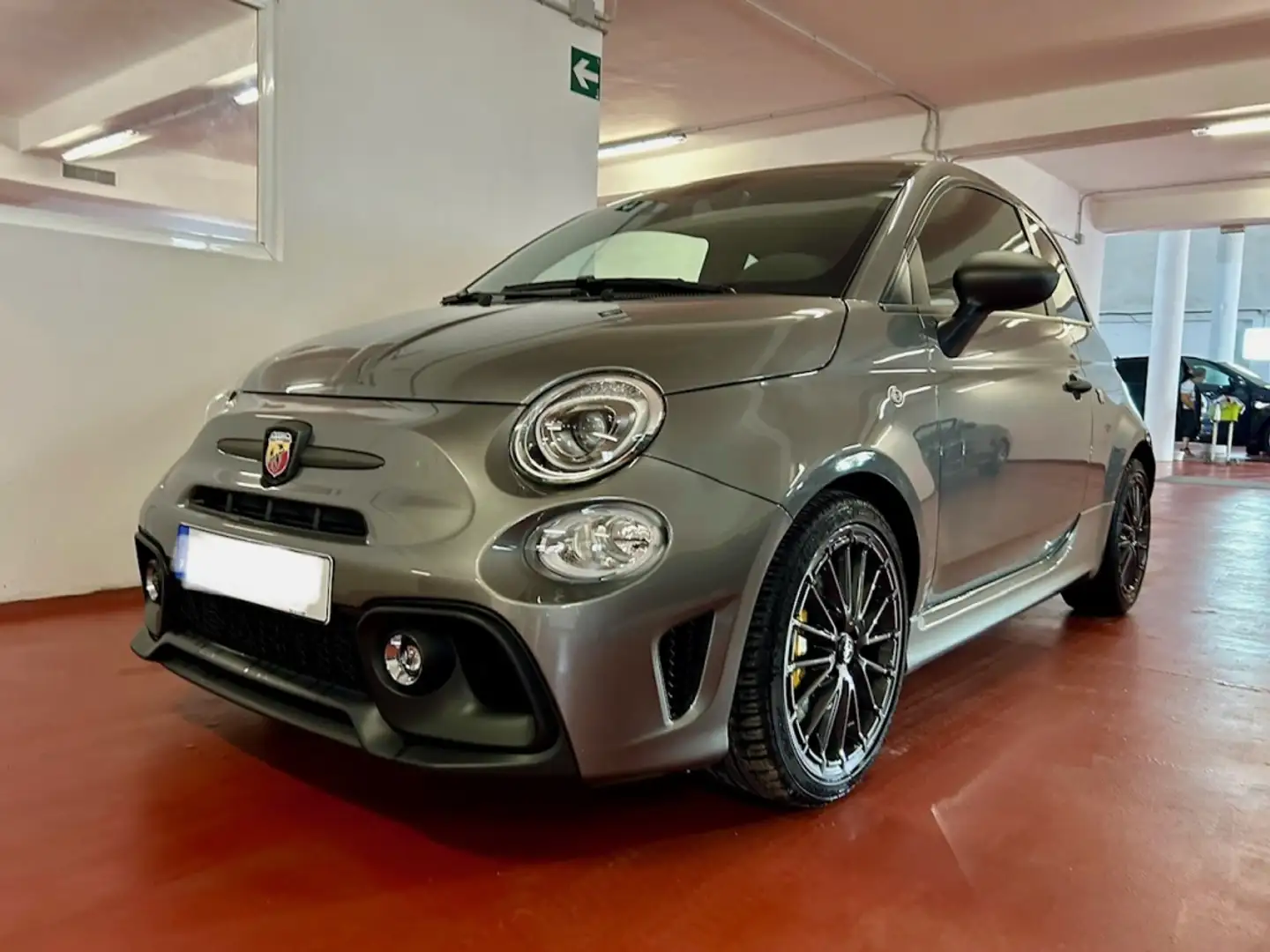 Abarth 695C 1.4T JET AUT. 132KW Gris - 2