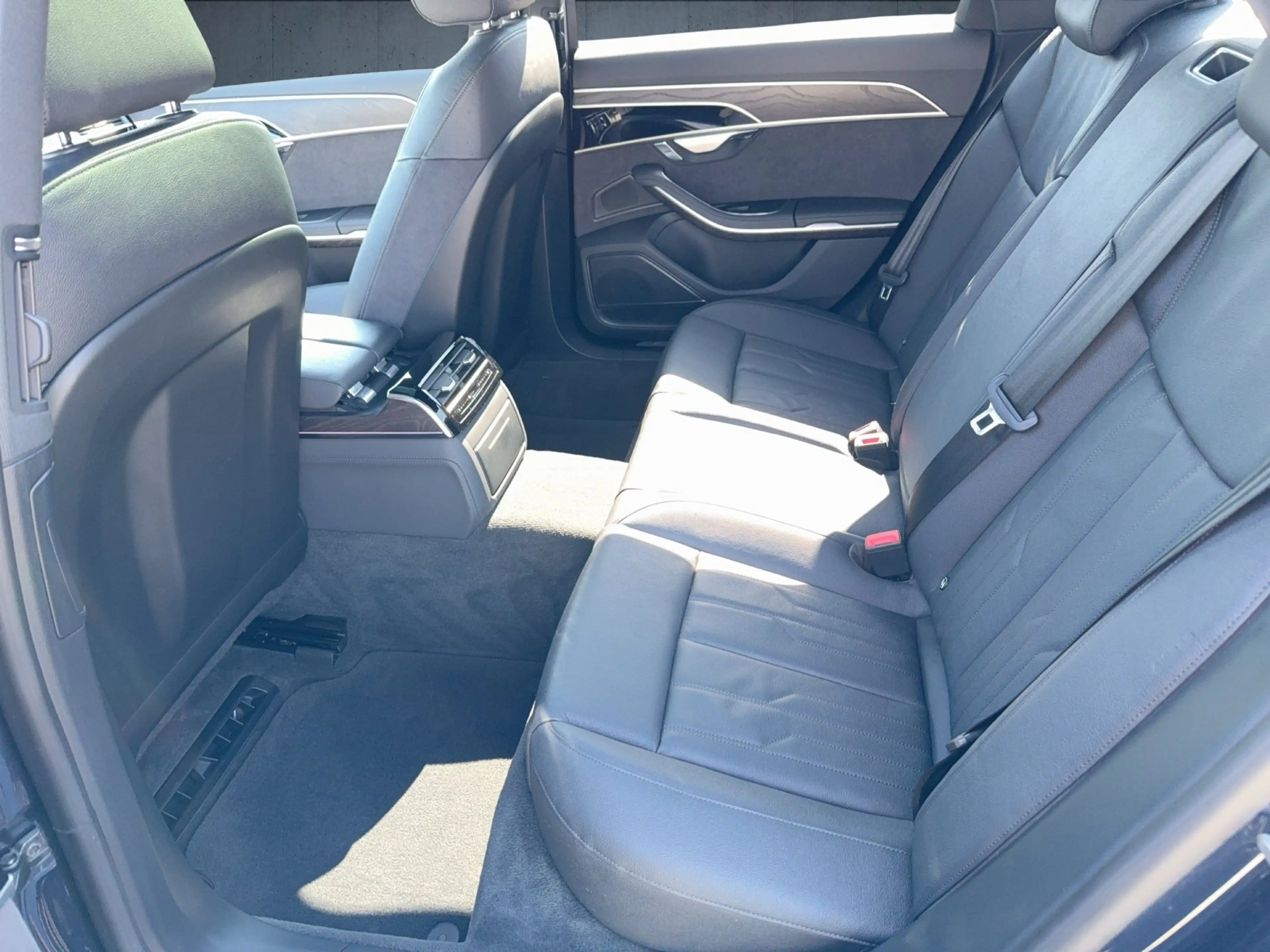 Audi A8 55 TFSI qu. tiptr. PANO Stdhzg HUD 360 ACC — photo 13