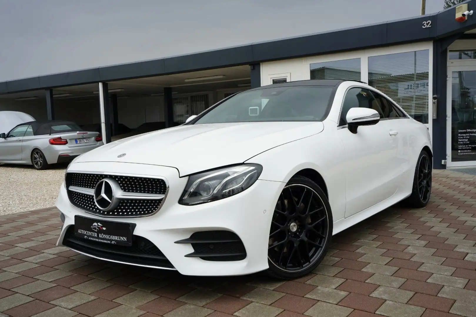 Mercedes-Benz E 200 Coupe*AMG Line*Kamera*Pano*Widescreen*20" Blanco - 1