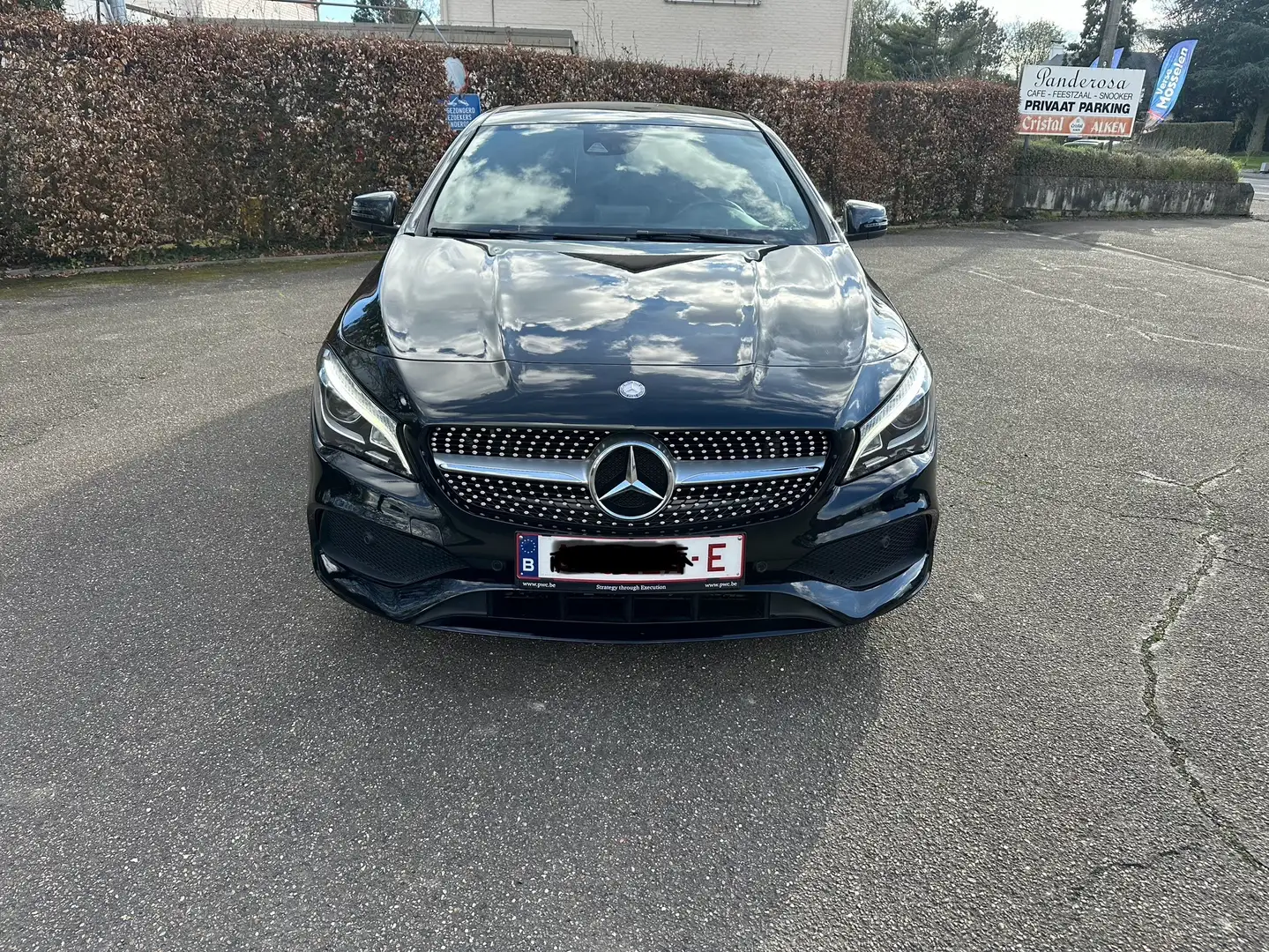 Mercedes-Benz CLA 220 CLA Shooting Brake 220 d 7G-DCT Urban Noir - 1