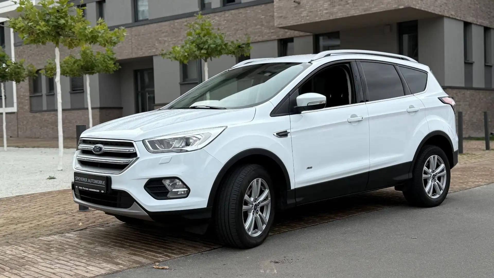 Ford Kuga Cool & Connect|AUTOMATIK|KAMERA|ALLRAD|NAVI Blanc - 2