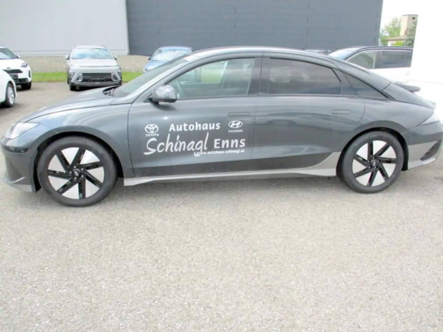 Hyundai IONIQ 6 PLUS LINE Long Range 77,4 kWh i63p1-P1 Gris - 2