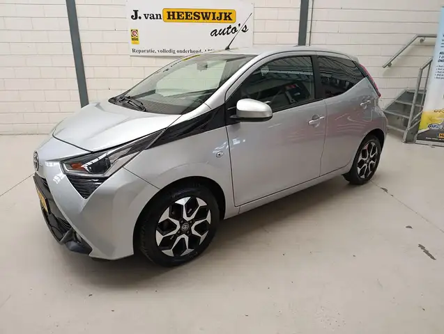 Toyota Aygo 1.0 VVT-i x-joy Automaat | Climate Control | Camer