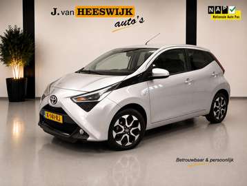 1.0 VVT-i x-joy Automaat | Climate Control | Camer