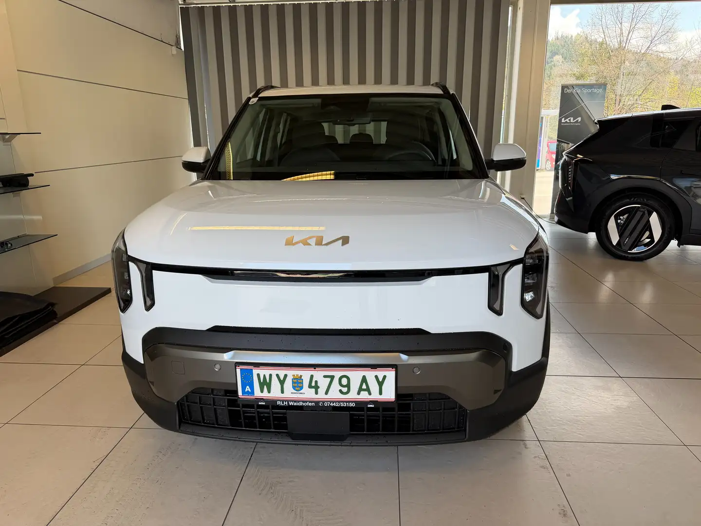 Kia EV2 Air 42,2 KWH FWD 150 Weiß - 1