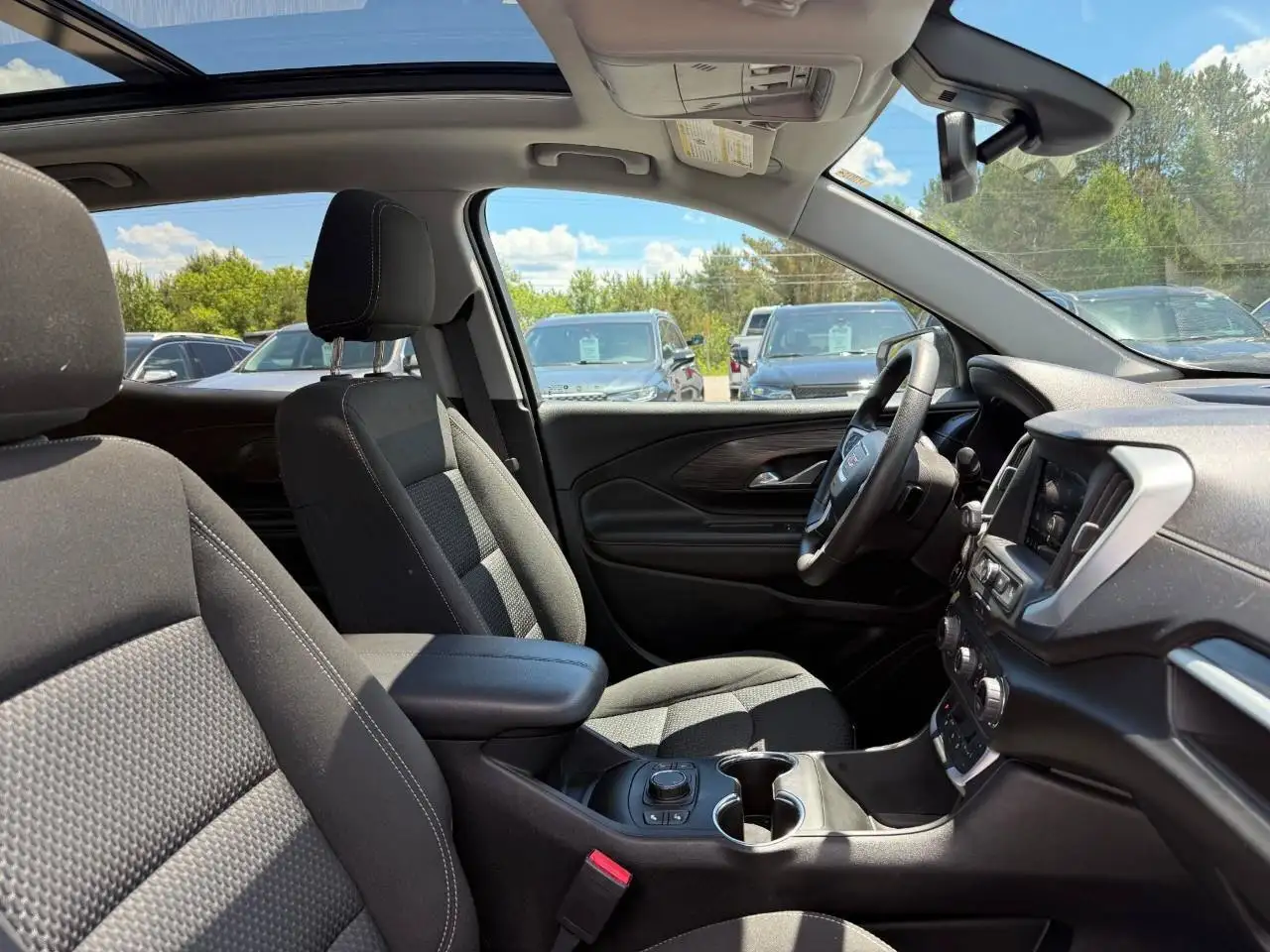 GMC Terrain photo GMC Terrain