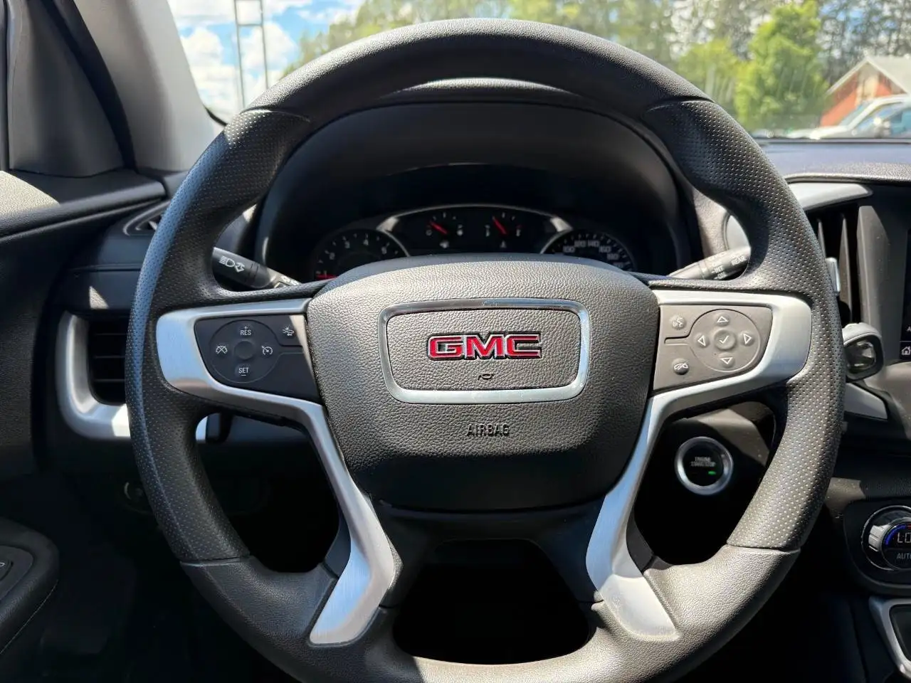 GMC Terrain photo GMC Terrain