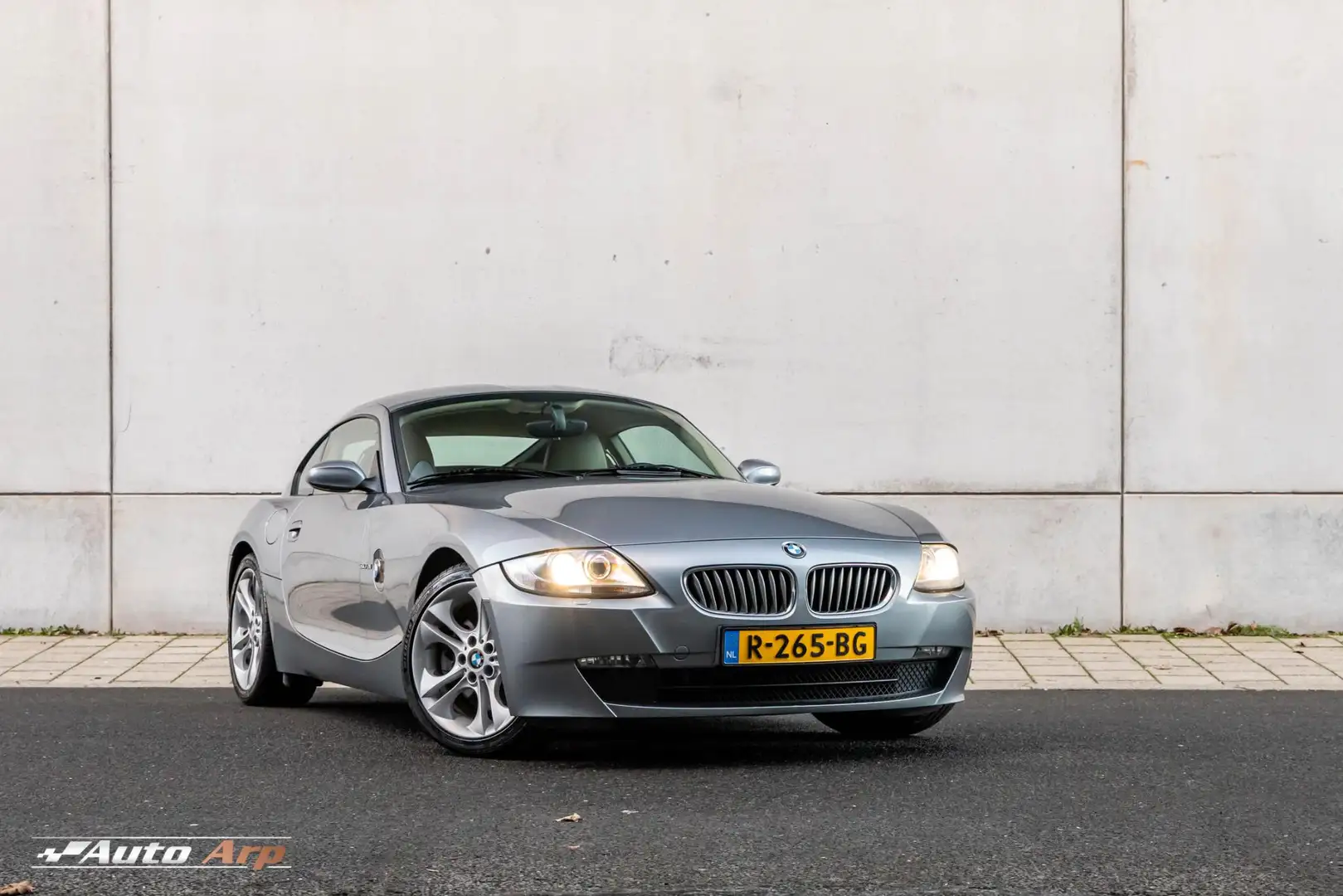 BMW Z4 Coupé 3.0si Grau - 1