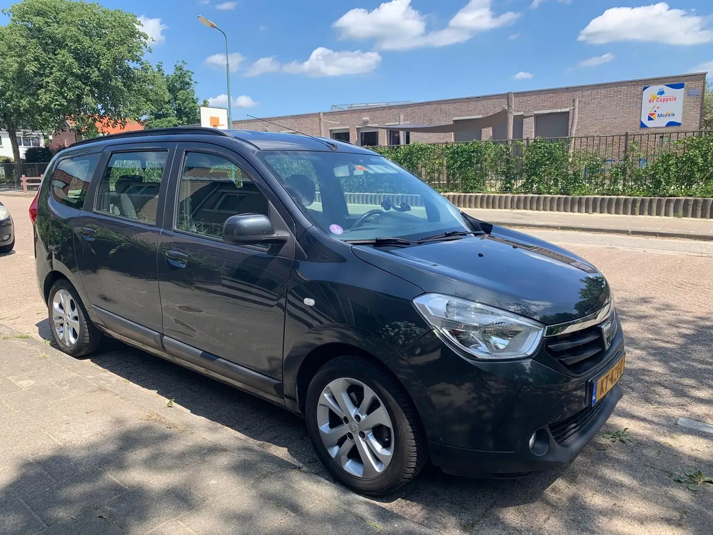 Dacia Lodgy 1.2 TCe Lauréate 116pk Trekhaak/Cruise/Navi/Camer Grijs - 2