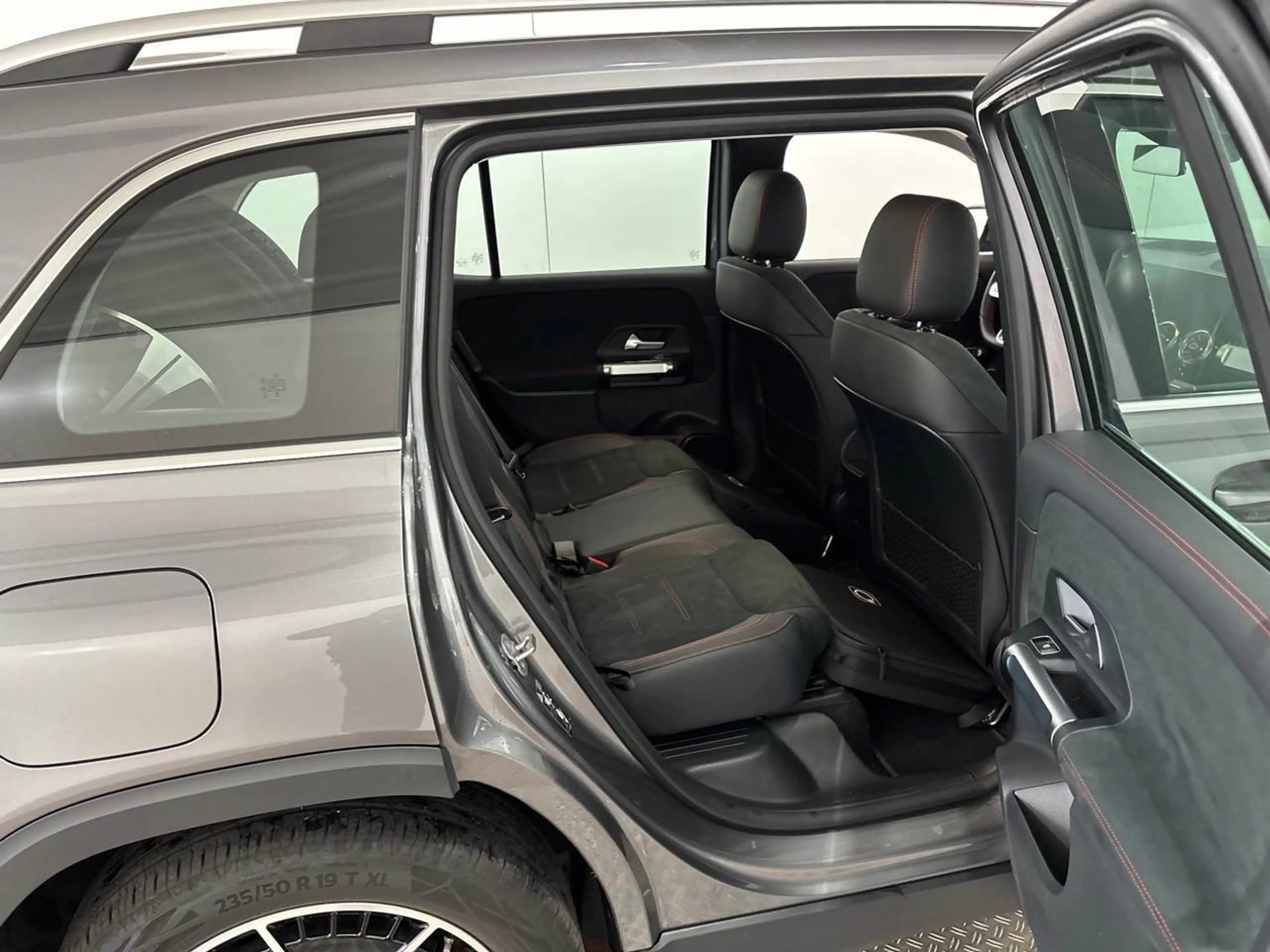 Mercedes-Benz EQB 300 AMG Line 4Matic Inno SpoSi ACC BLIS HuD — photo 11