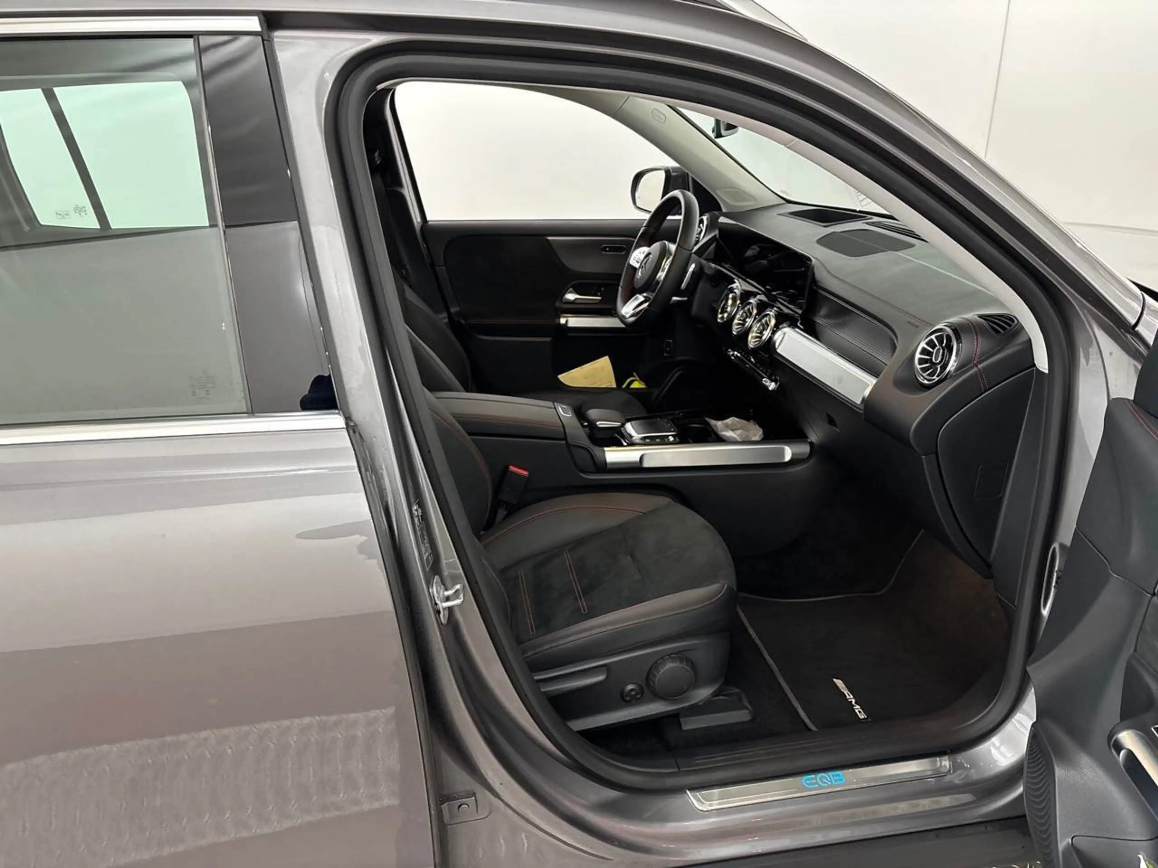 Mercedes-Benz EQB 300 AMG Line 4Matic Inno SpoSi ACC BLIS HuD — photo 9