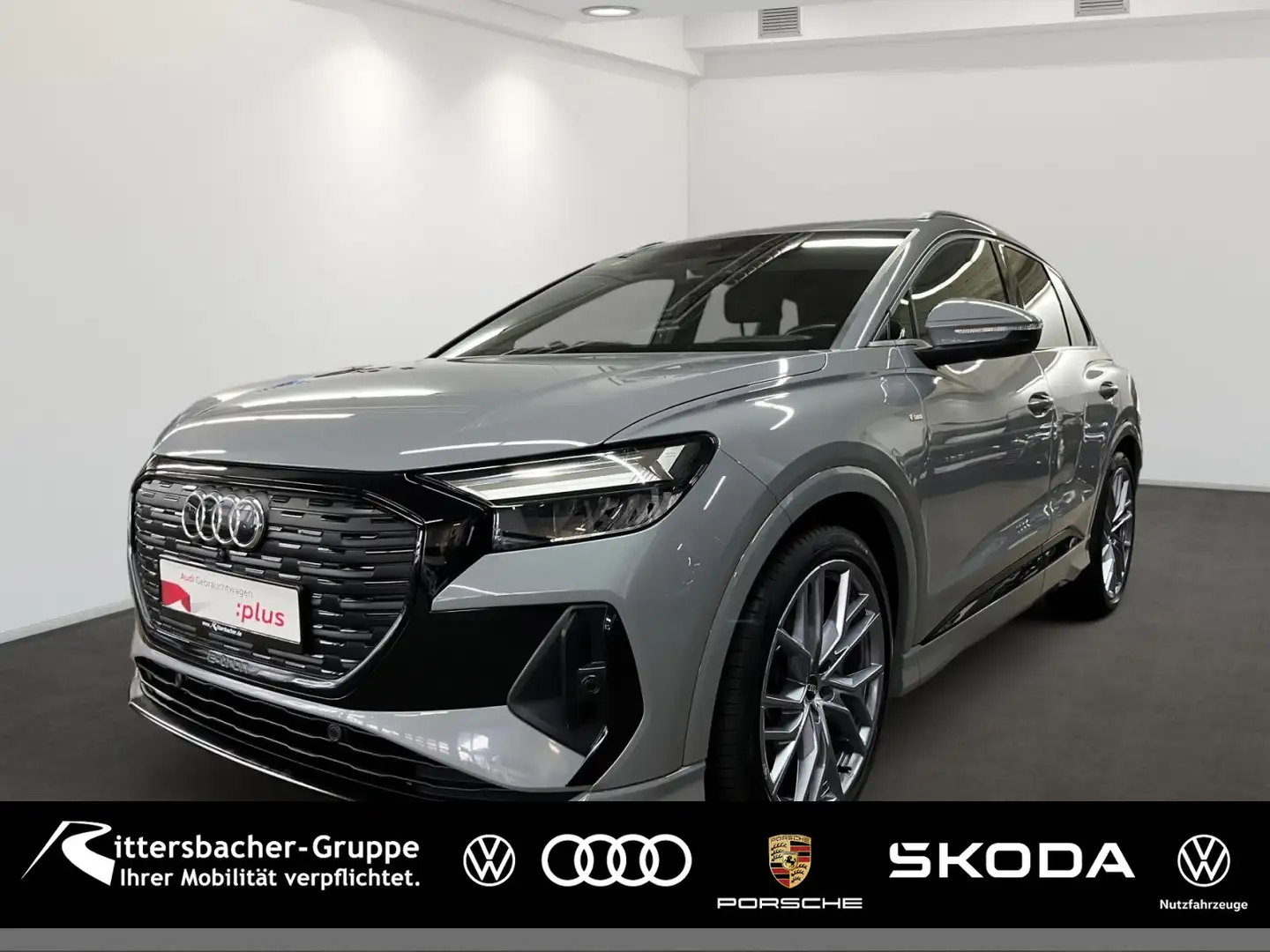 AUDI Q4