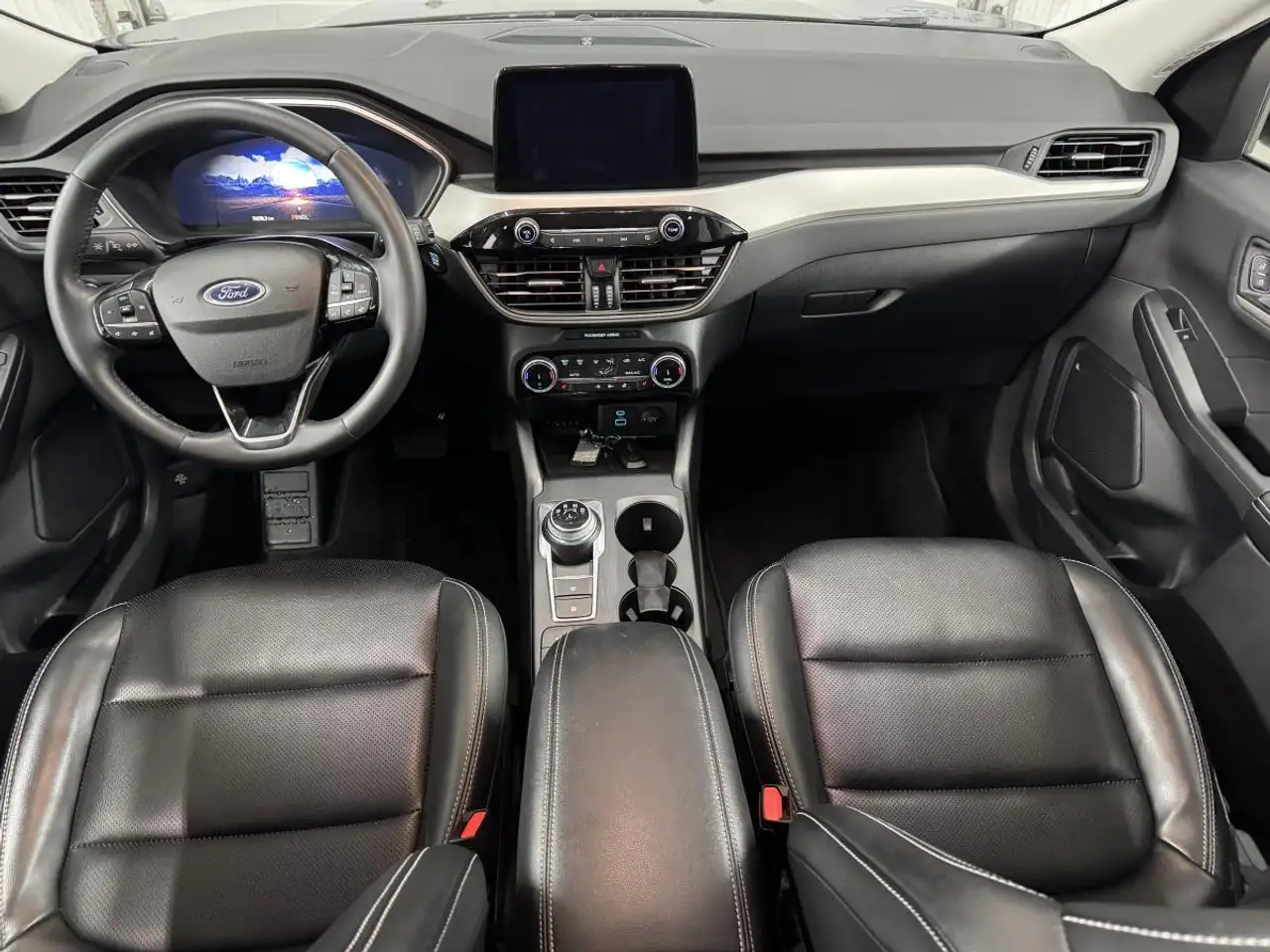 Ford Escape снимка Ford Escape