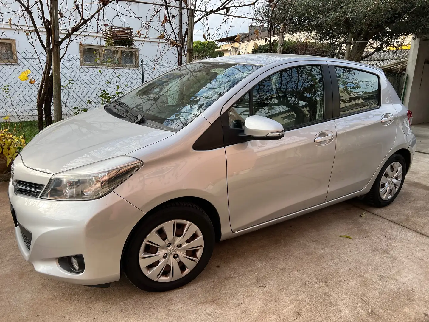 Toyota Yaris Yaris 5p 1.0 Lounge Grigio - 1