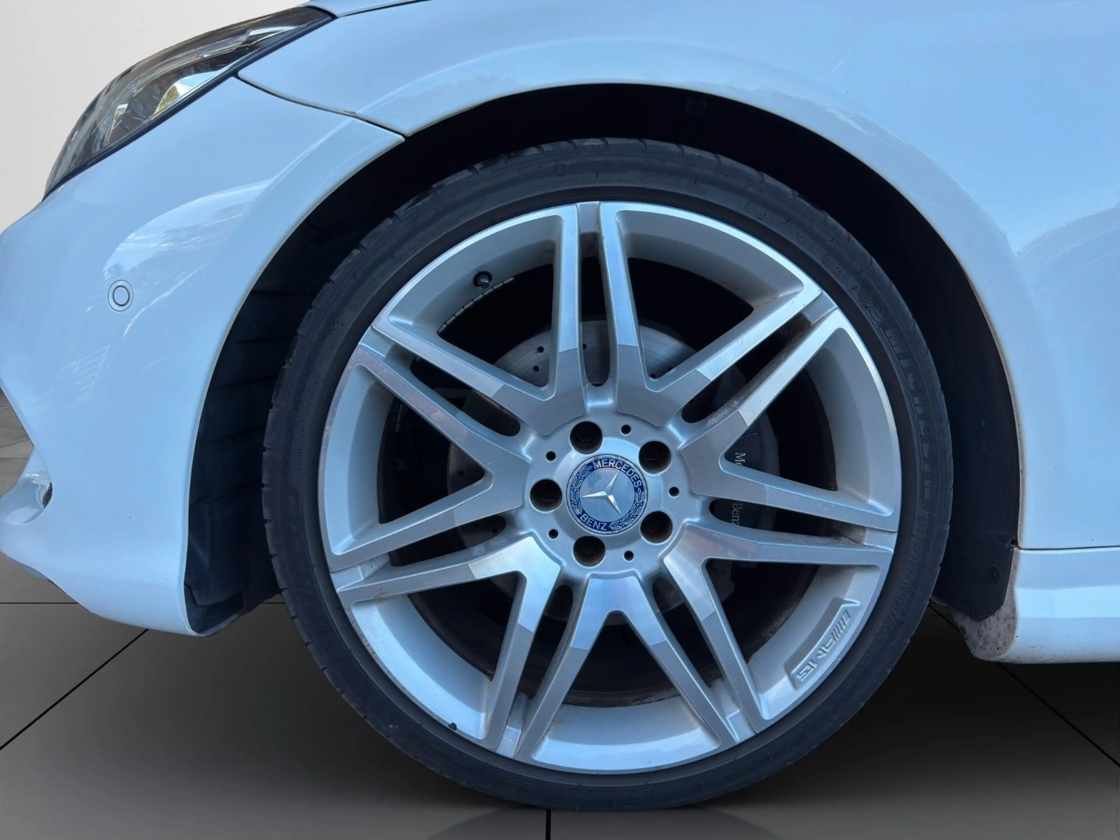 Mercedes-Benz E 200 CGI Cabrio 7G AMG-LINE/LEDER/LED/SHZ/TEMPO — photo 11