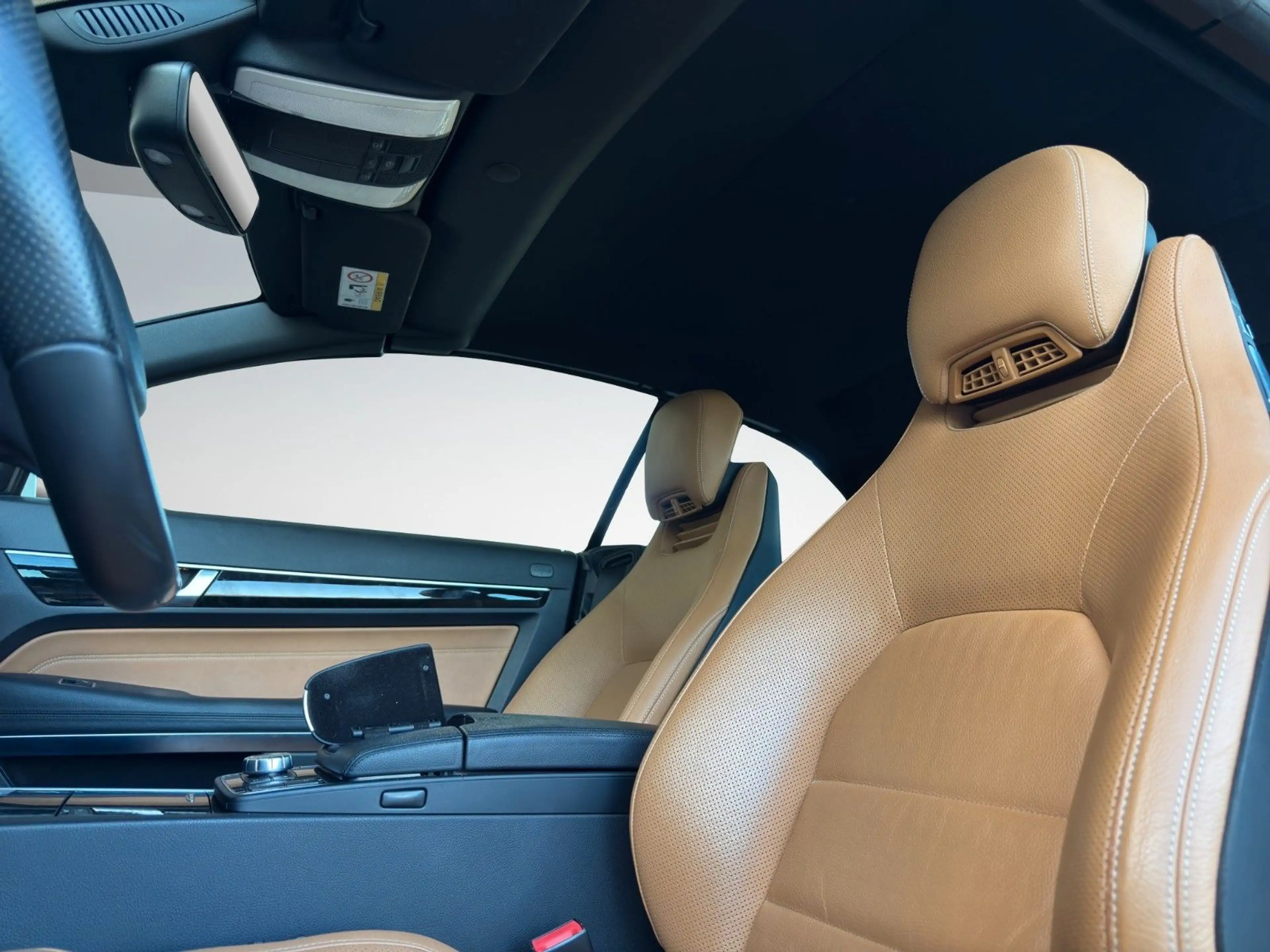 Mercedes-Benz E 200 CGI Cabrio 7G AMG-LINE/LEDER/LED/SHZ/TEMPO — photo 13