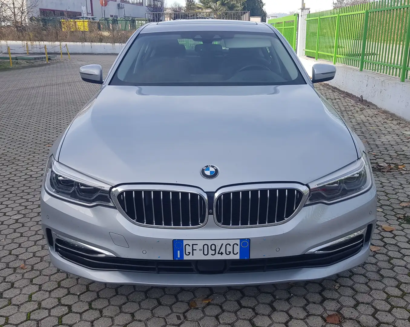 BMW 530 530d Luxury 265cv., 4 ruote sterzanti, tetto. Plateado - 1