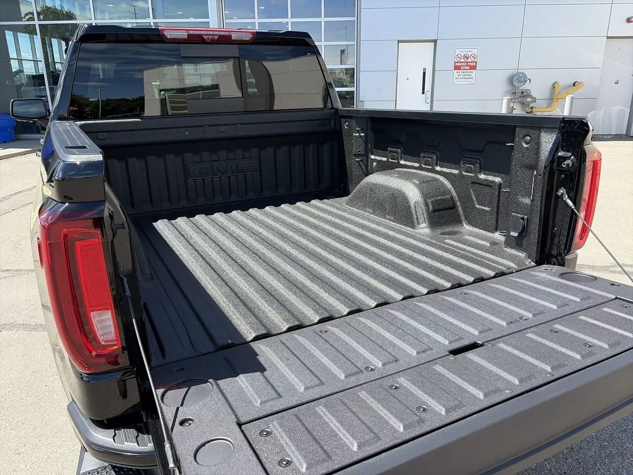 GMC Sierra 1500 photo GMC Sierra 1500
