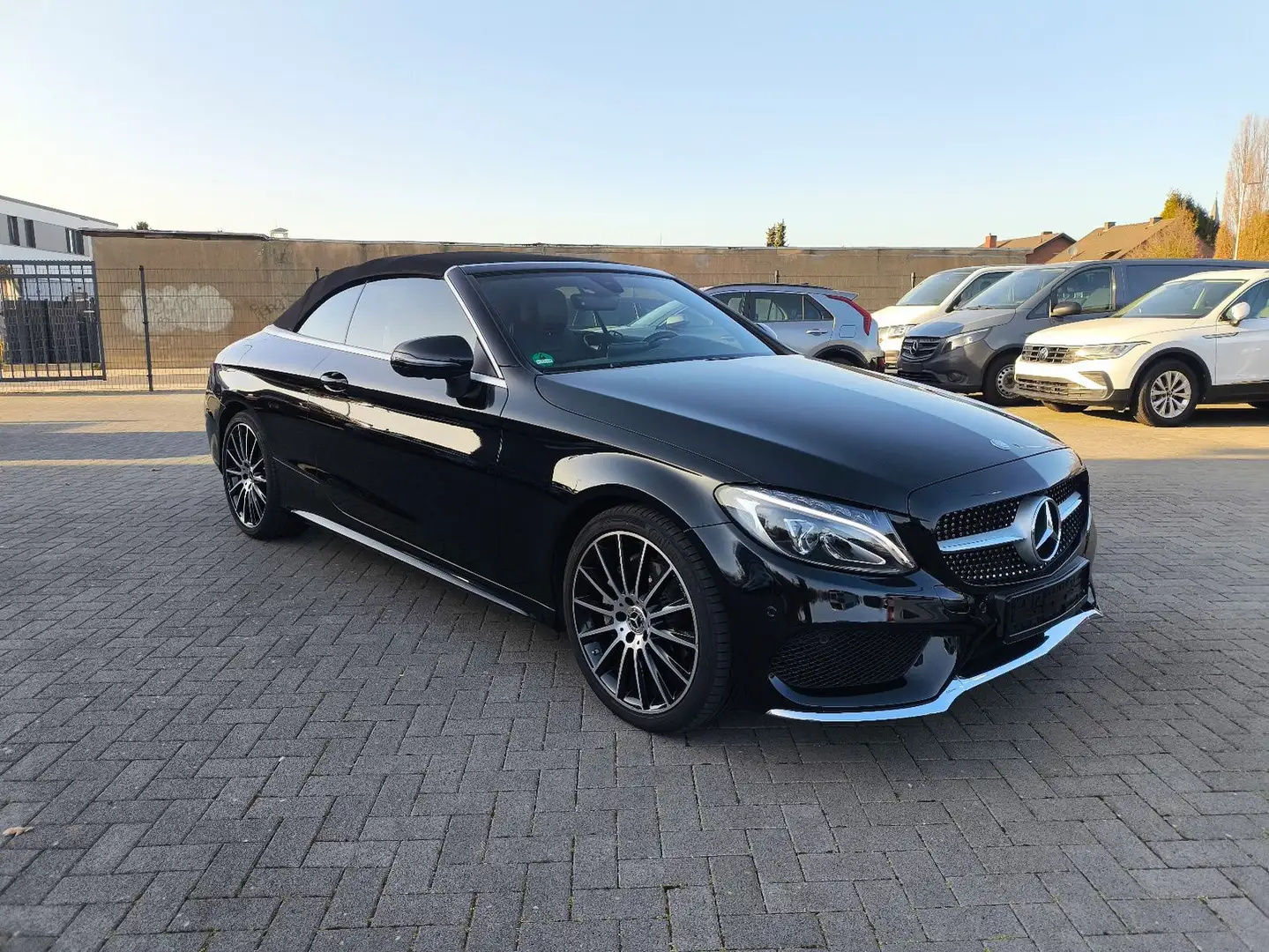 Mercedes-Benz C 200 Cabrio,AMG LINE,BURMESTER,2 HD,LEDER,NAVI Schwarz - 1