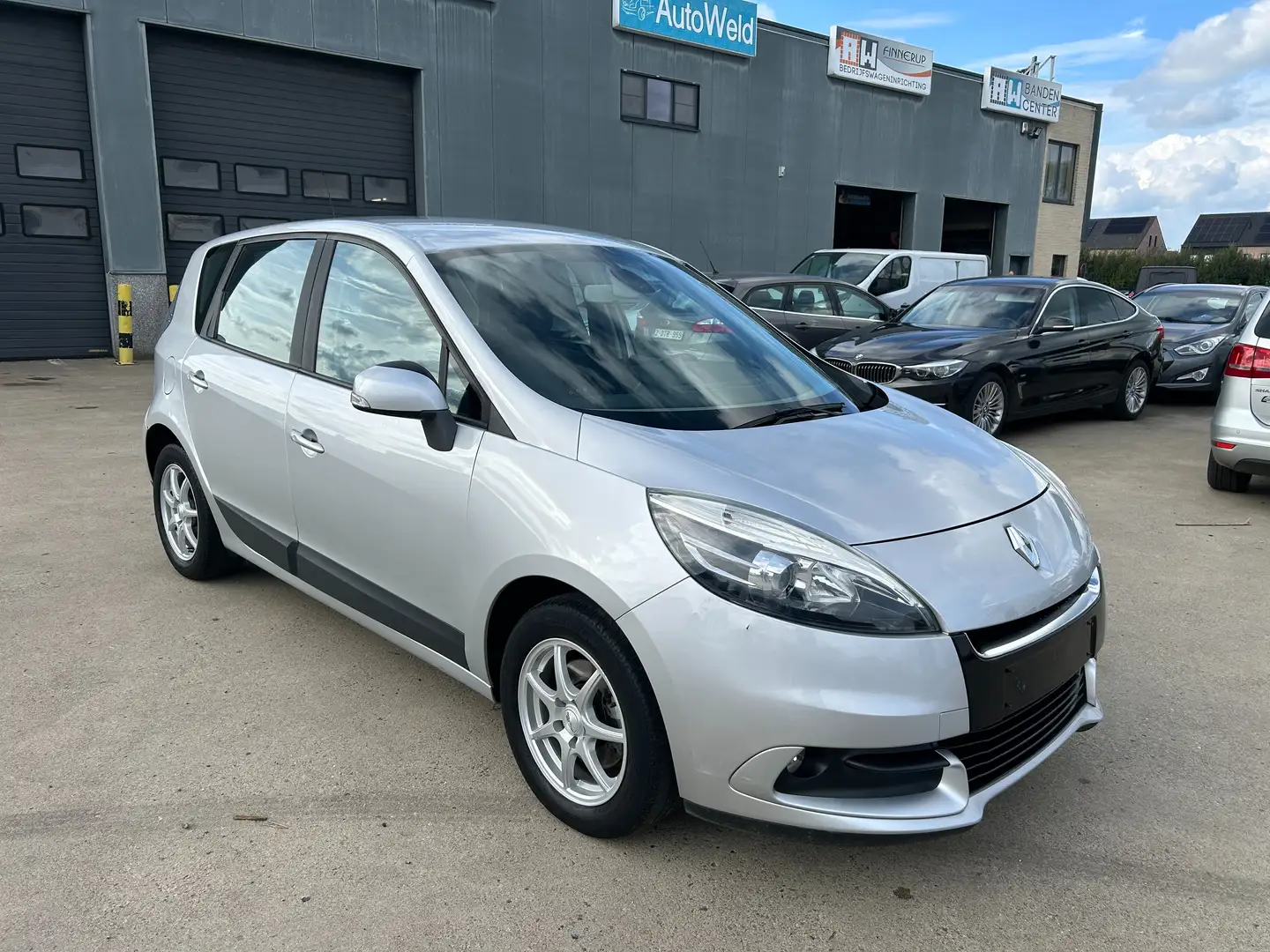 Renault Scenic 1.5 dCi nette wagen met keuring zie foto's Grijs - 2