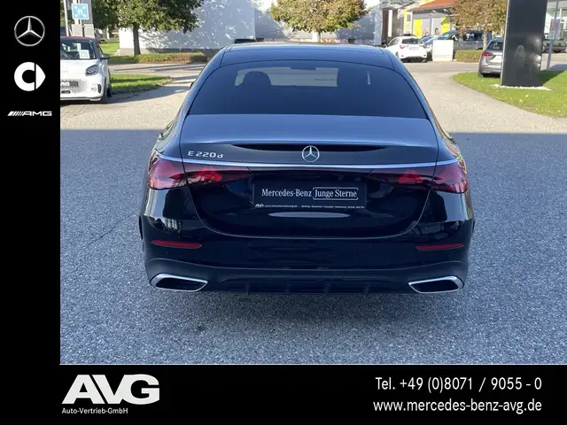 Mercedes-Benz E-Class view 6