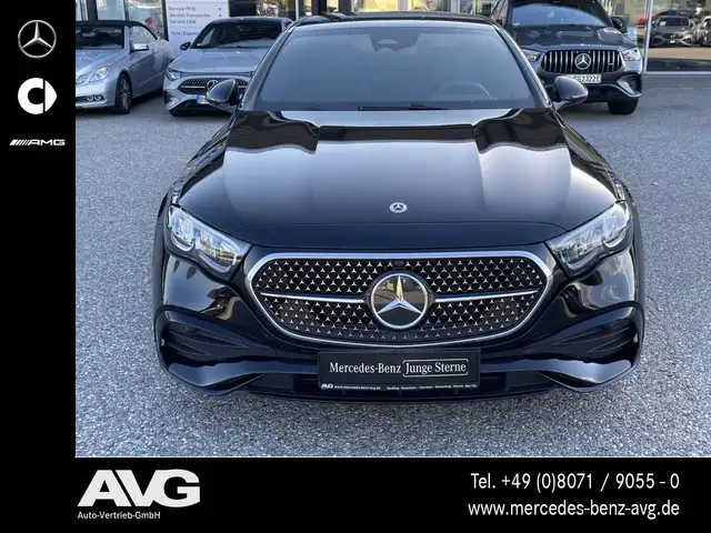 Mercedes-Benz E-Class view 5
