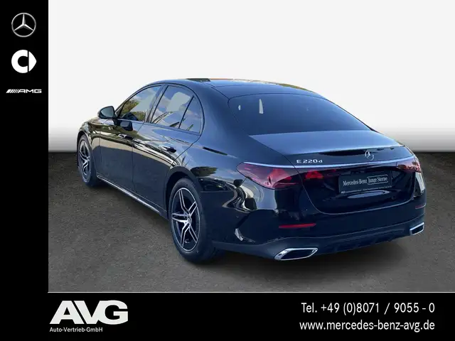 Mercedes-Benz E-Class view 4