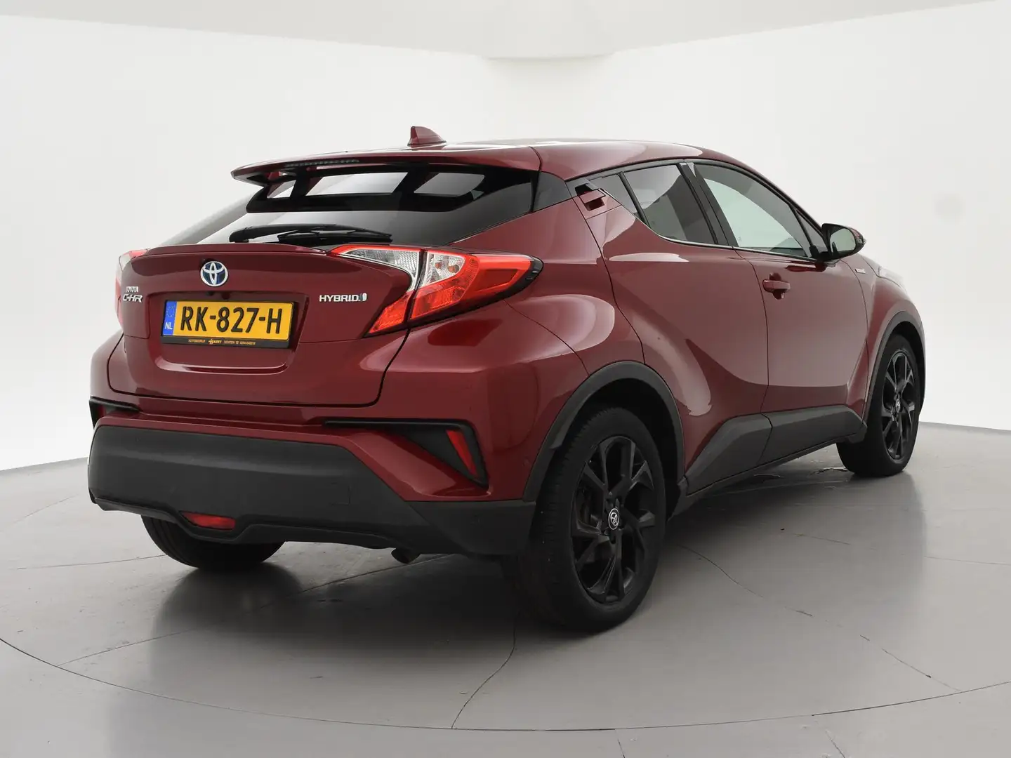 Toyota C-HR 1.8 HYBRID BLACK EDITION + LEDER | ADAPTIVE CRUISE Rood - 2