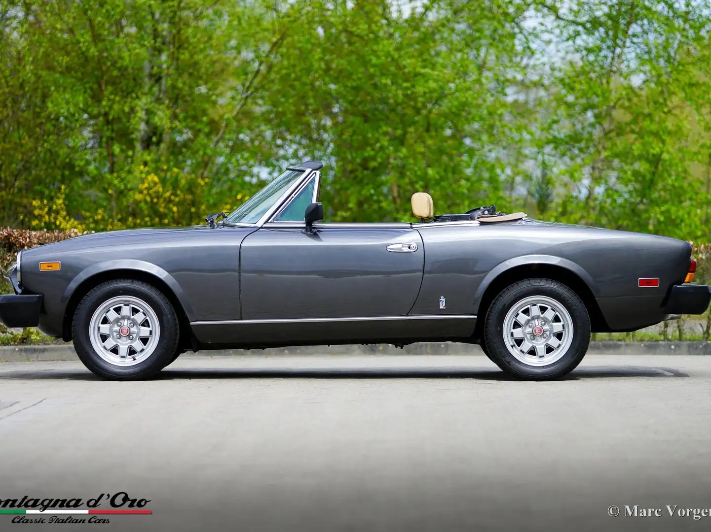 Fiat 124 Spider Spider America Turbo Gris - 2