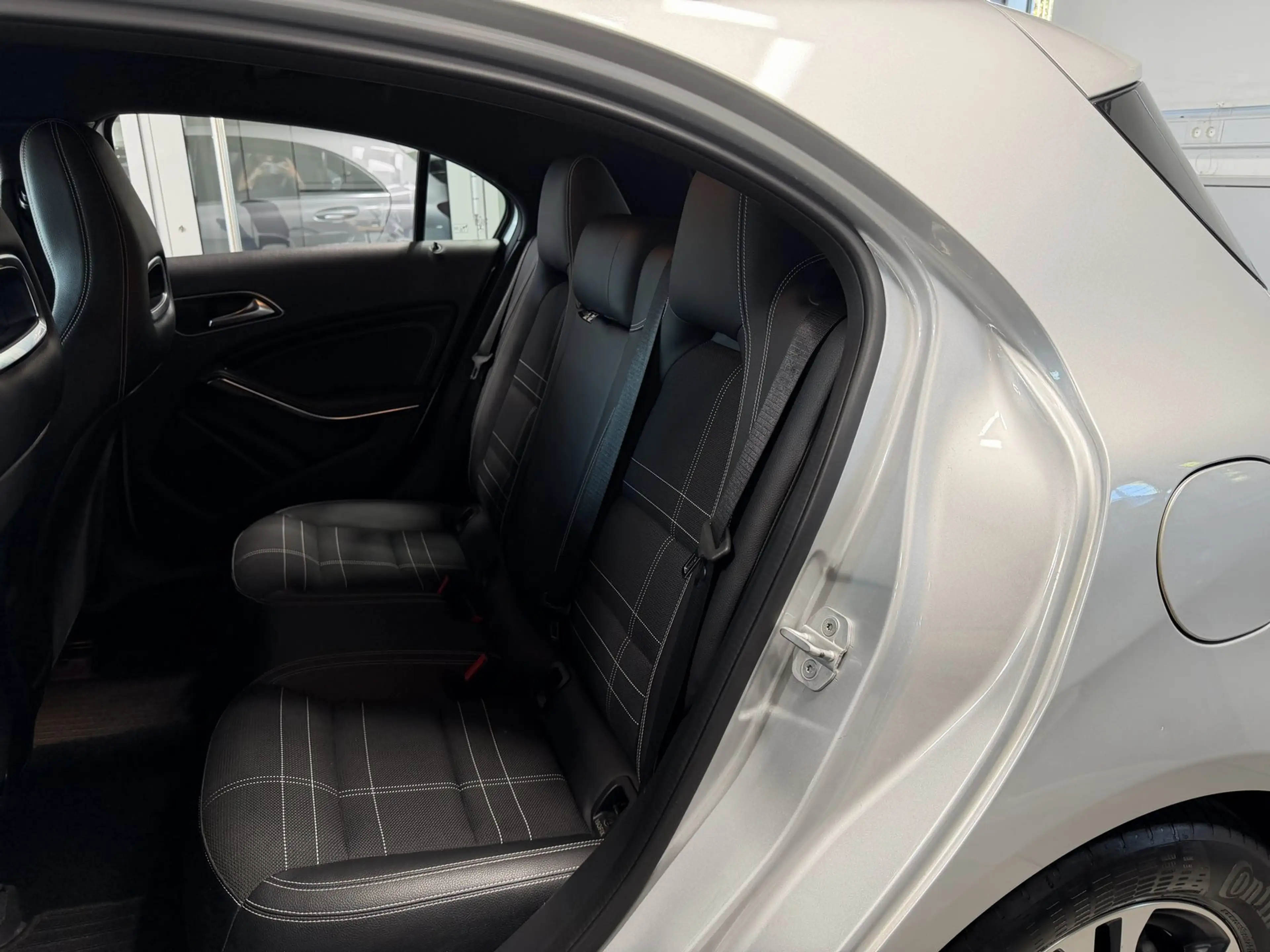 Mercedes-Benz A 180 Urban LED NAVI PDC SHZ+TEMPOMAT+AUDIO20CD+ — photo 11