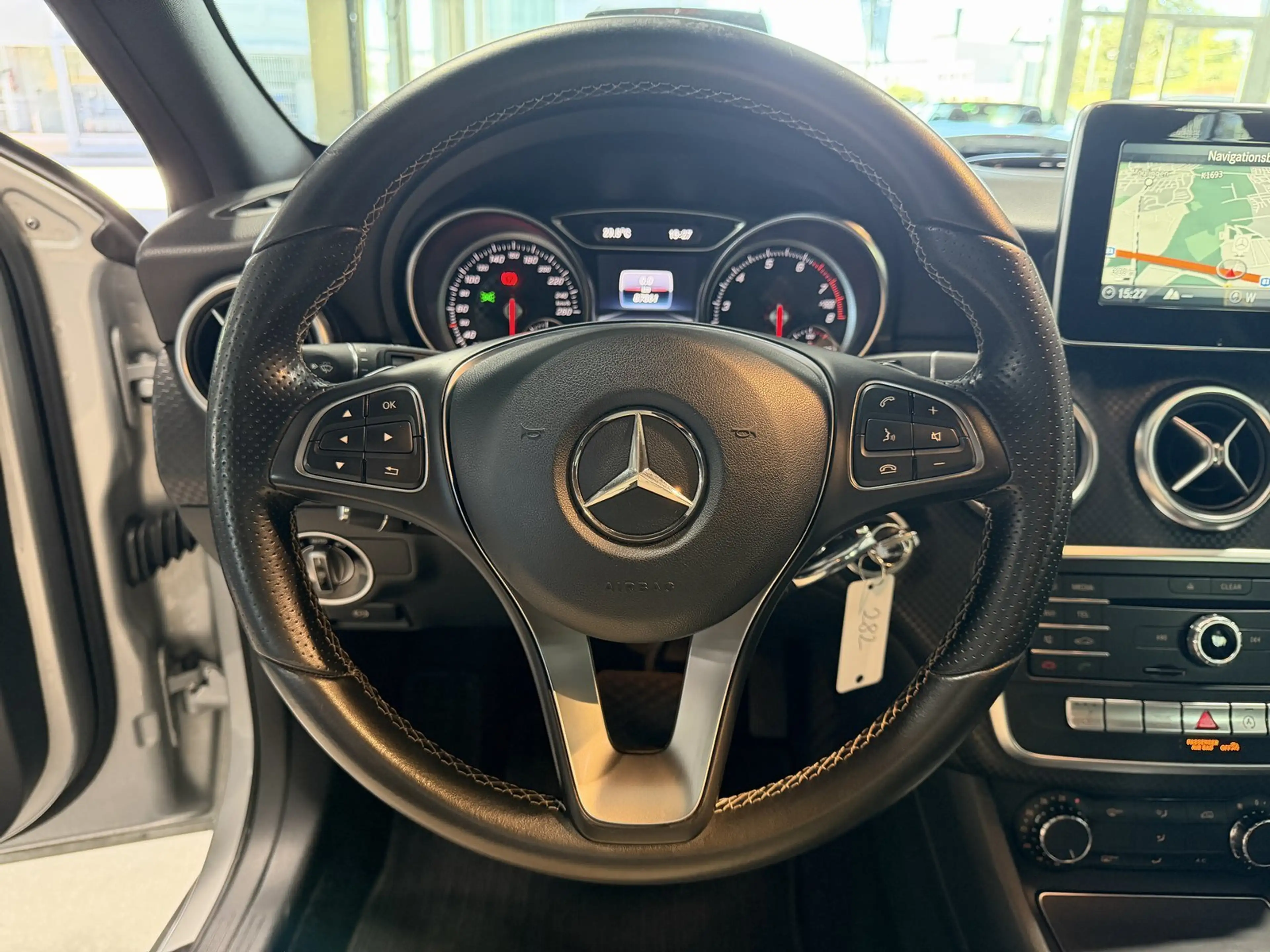 Mercedes-Benz A 180 Urban LED NAVI PDC SHZ+TEMPOMAT+AUDIO20CD+ — photo 15