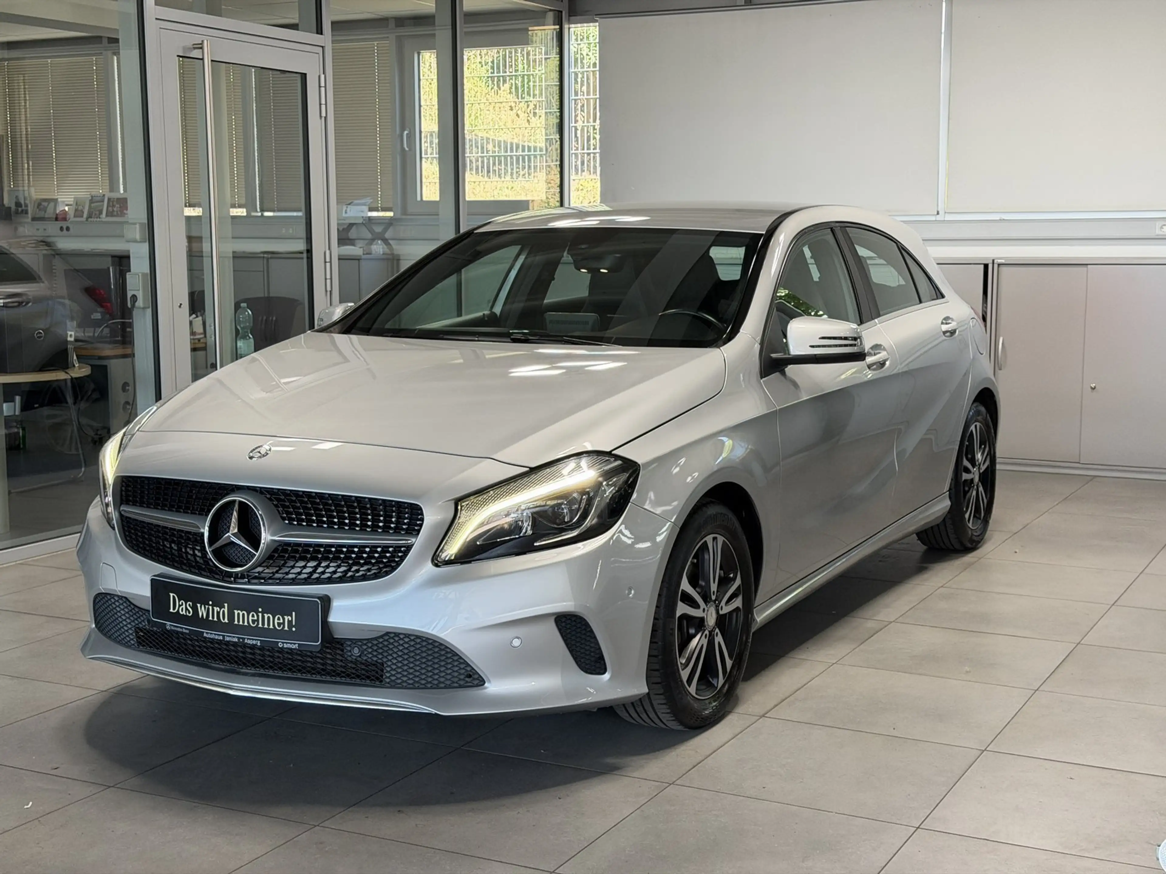 Mercedes-Benz A 180 Urban LED NAVI PDC SHZ+TEMPOMAT+AUDIO20CD+