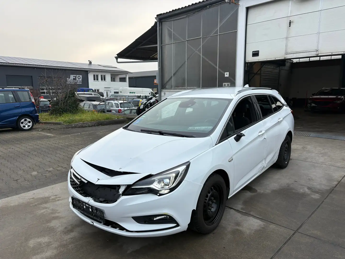Opel Astra Dynamic Weiß - 2