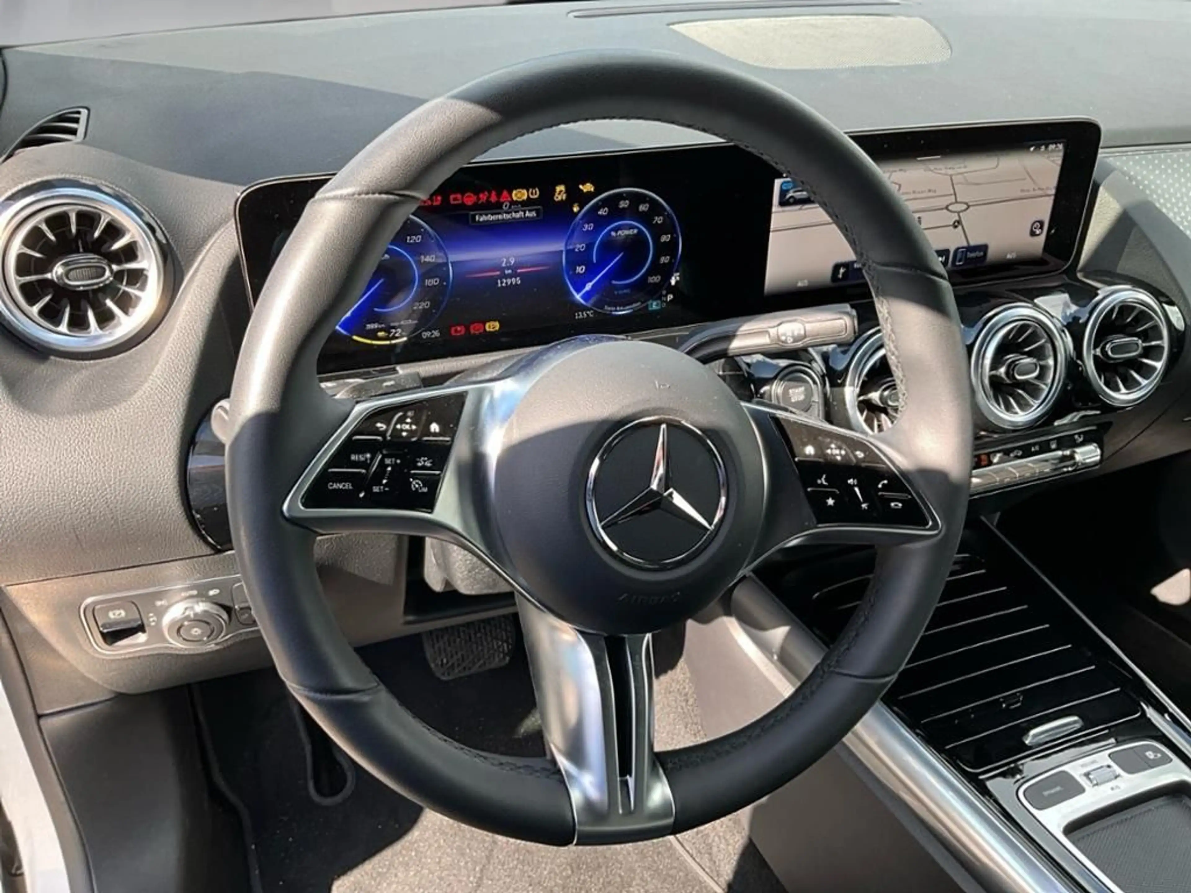 Mercedes-Benz EQA 250+ Progressive Advanced AHK AUT Kam. LED — photo 9