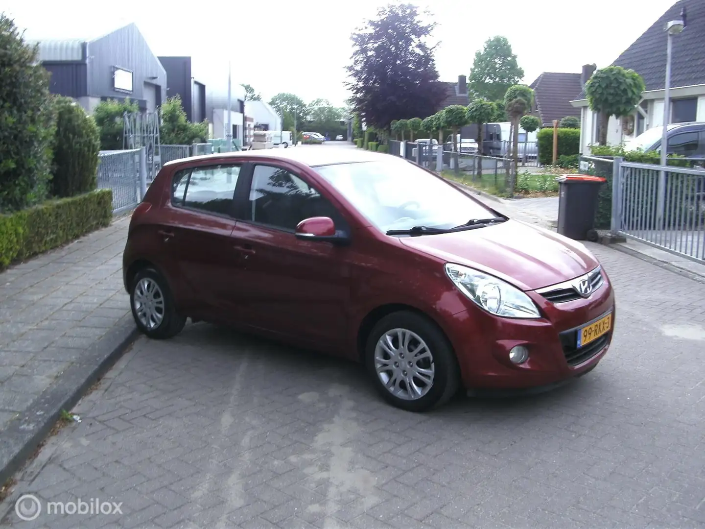 Hyundai i20 1.2i Business Edition 109738km nap boekjes kompl Rouge - 2