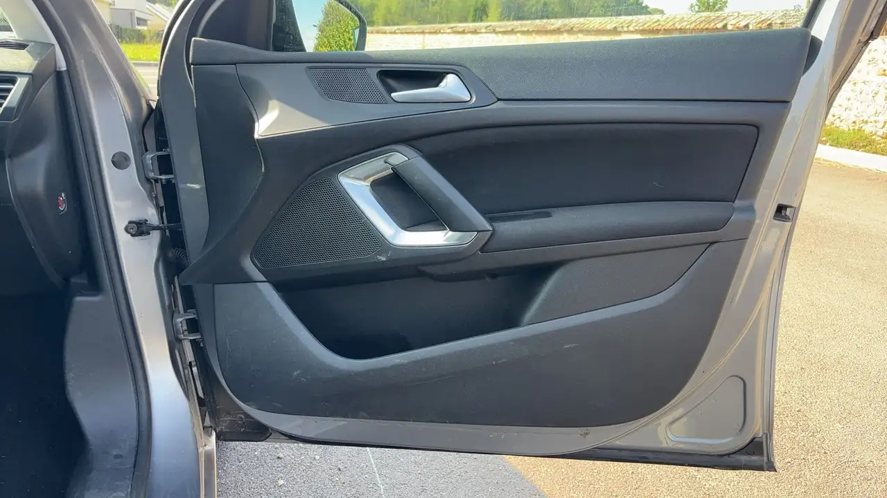 Peugeot 308 308 — photo 23