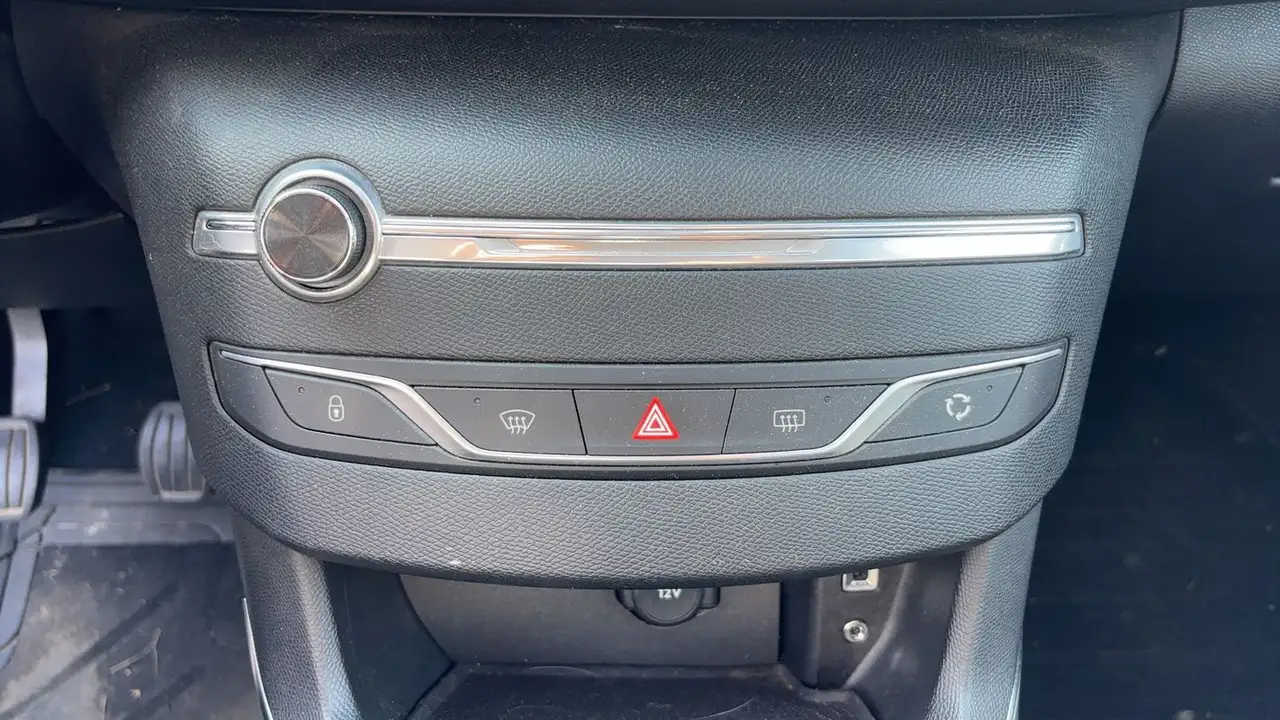 Peugeot 308 308 — photo 26