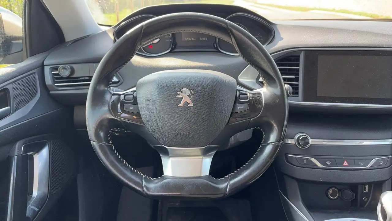 Peugeot 308 308 — photo 22