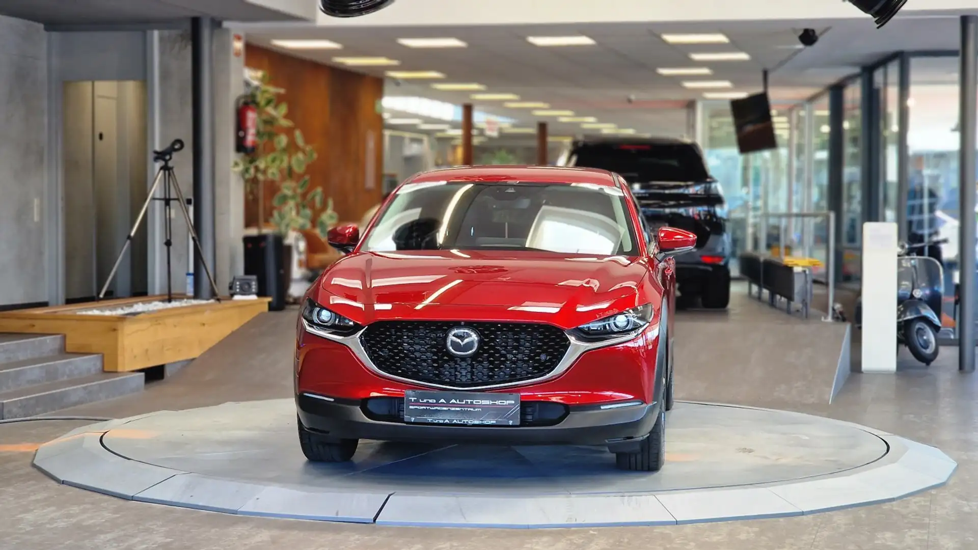 Mazda CX-30 AWD Comfor Aut. *360°*Head-up*BOSE*Navi* Rot - 2