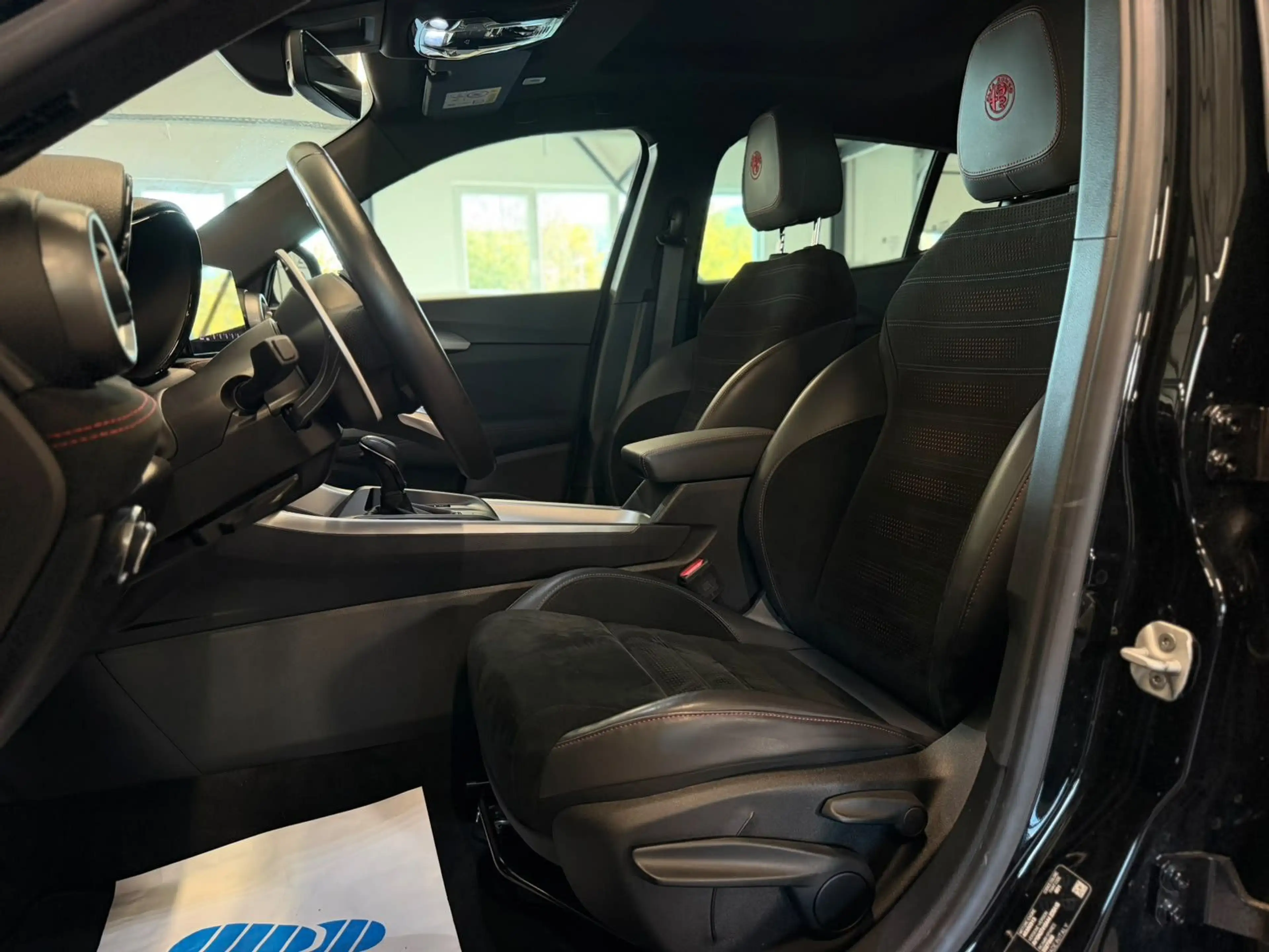 Alfa Romeo Tonale Veloce MATRIX+ALCANT.+PANO+TEMP+KAM+ACC+ — photo 9