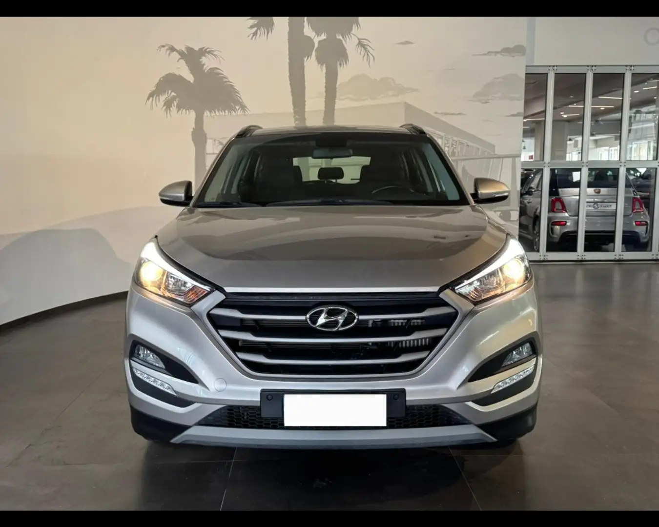 Hyundai TUCSON 2ª serie 1.6 CRDi XTech Grijs - 2